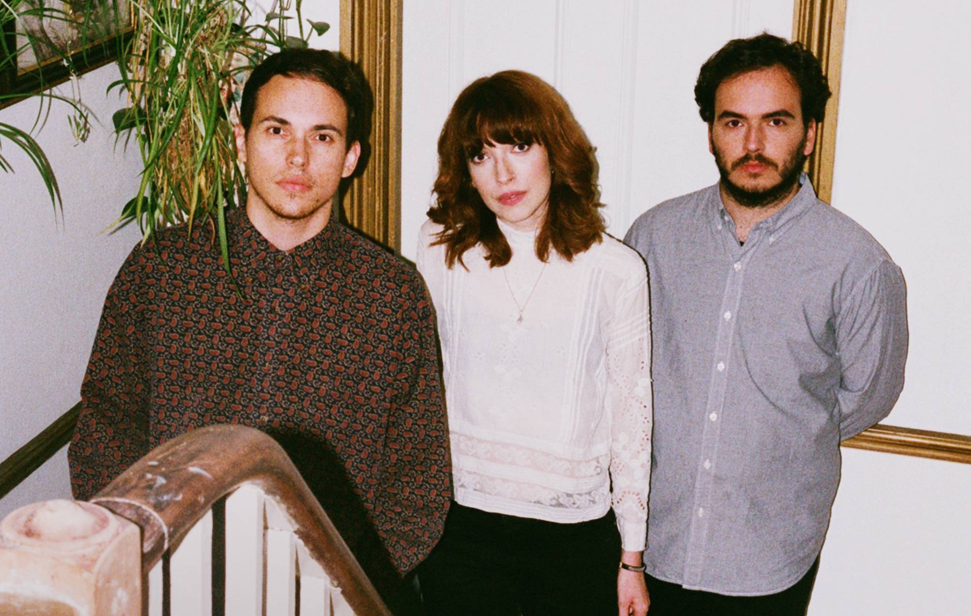 Sa fille fête les 10 ans de « Not To Disparaître » avec la chanson veloutée inédite « Not Enough »