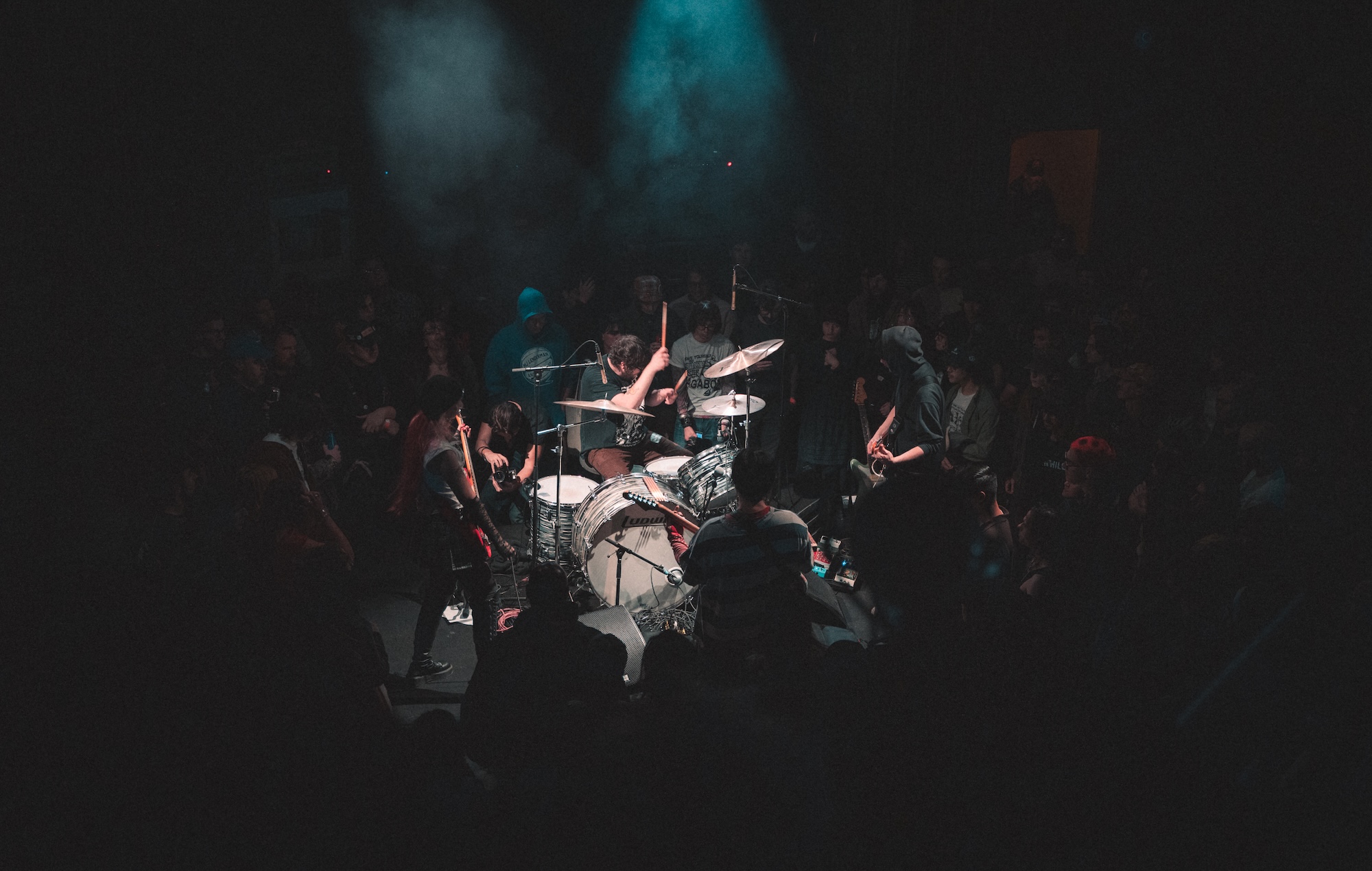 Ils vident un plan d’eau et sont ancrés dans la réalité