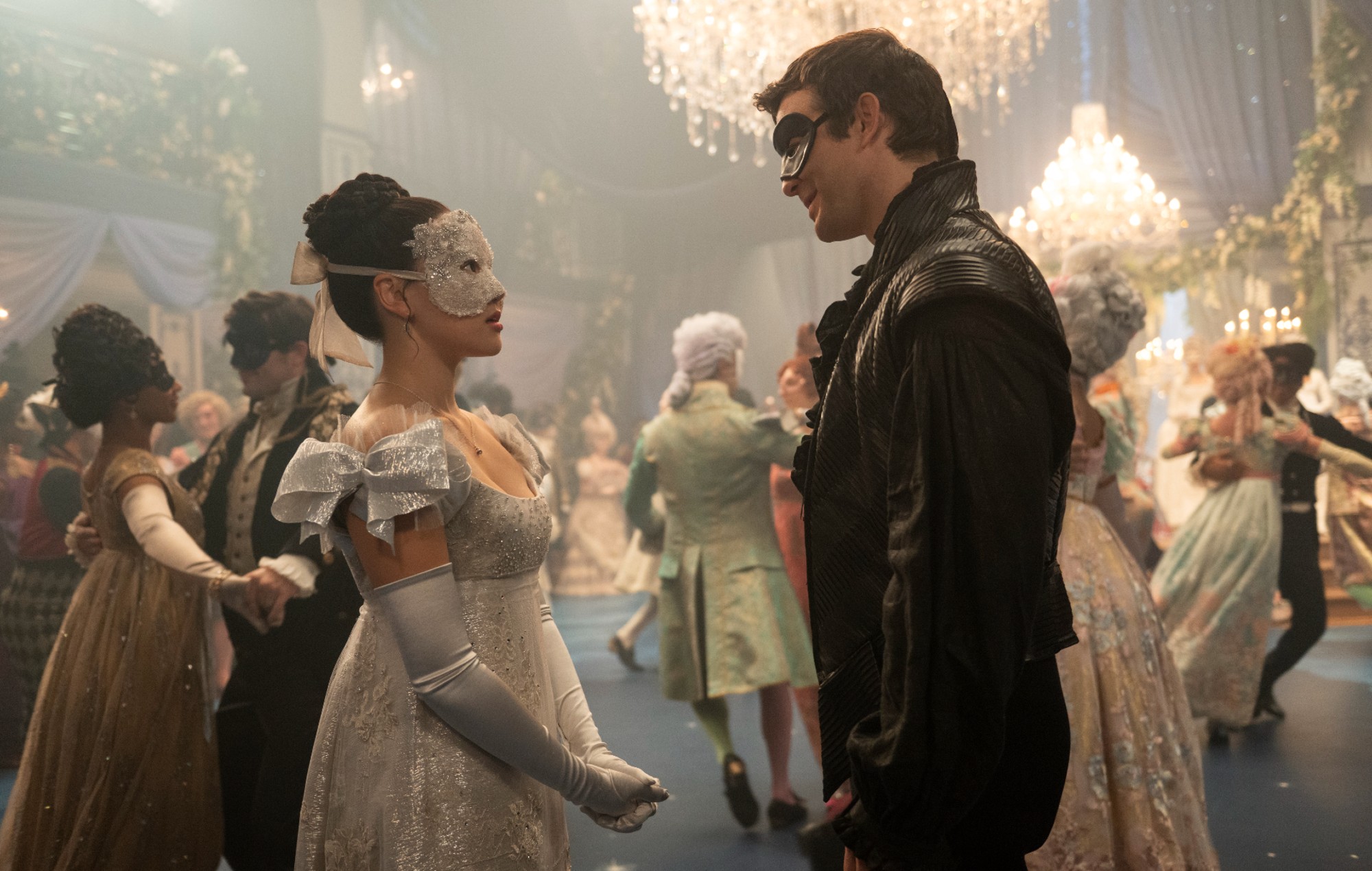 La quatrième saison de "Bridgerton" présentera des reprises orchestrales de Charli XCX, Billie Eilish et plus