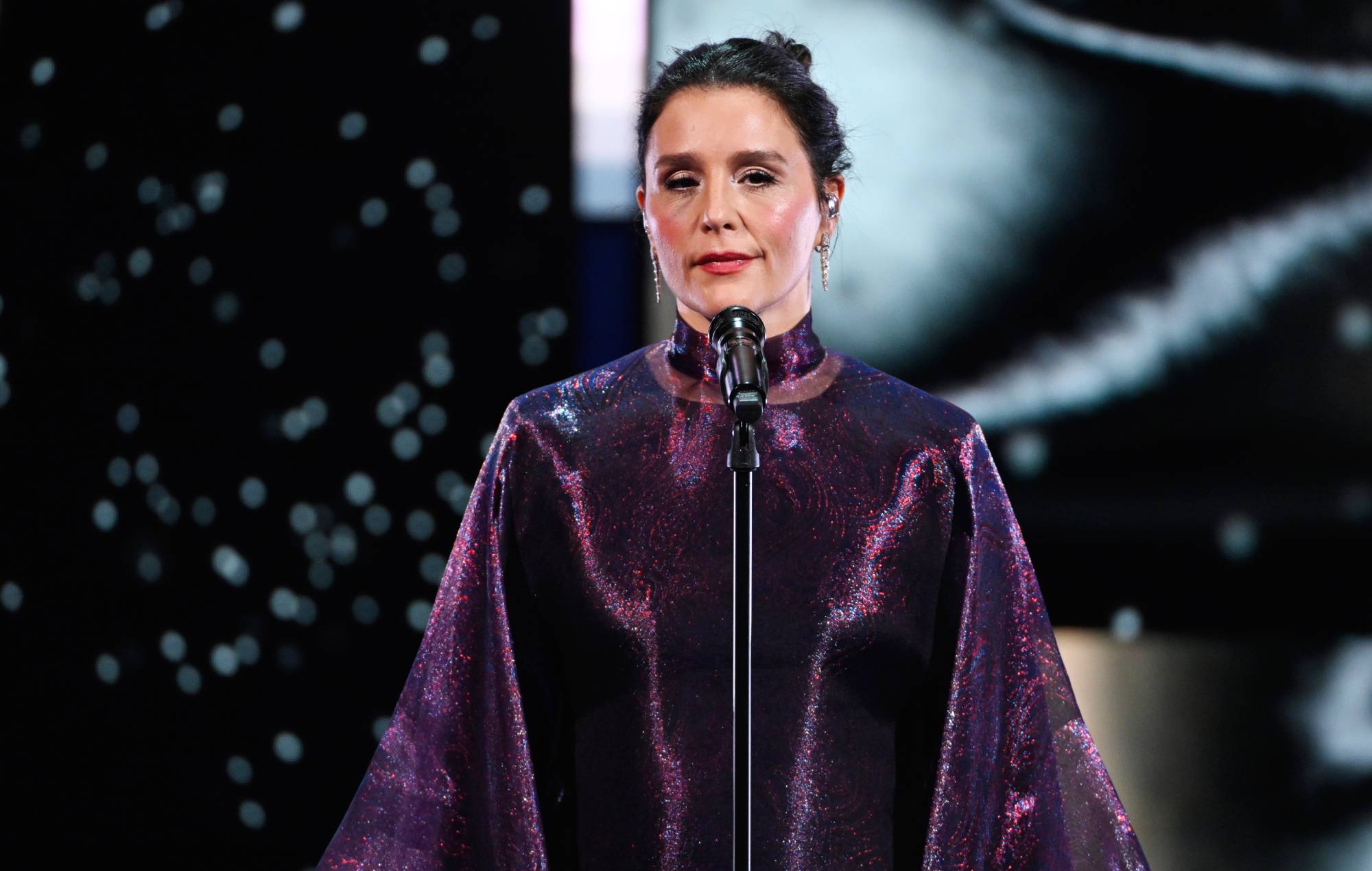 Regardez la version sincère de Jessie Ware de « The Way We Were » pour le segment « In Memoriam » des BAFTA