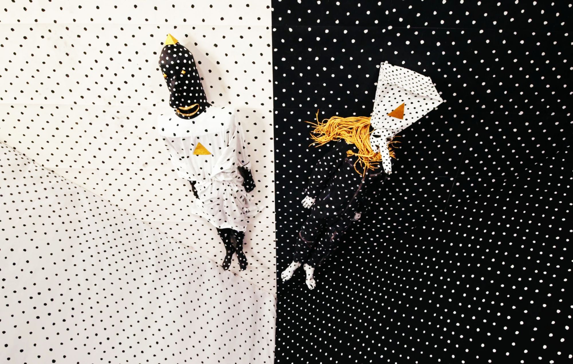 Le duo masqué viral Angine de Poitrine annonce son nouvel album 'Vol. II' avant la tournée mondiale 2026