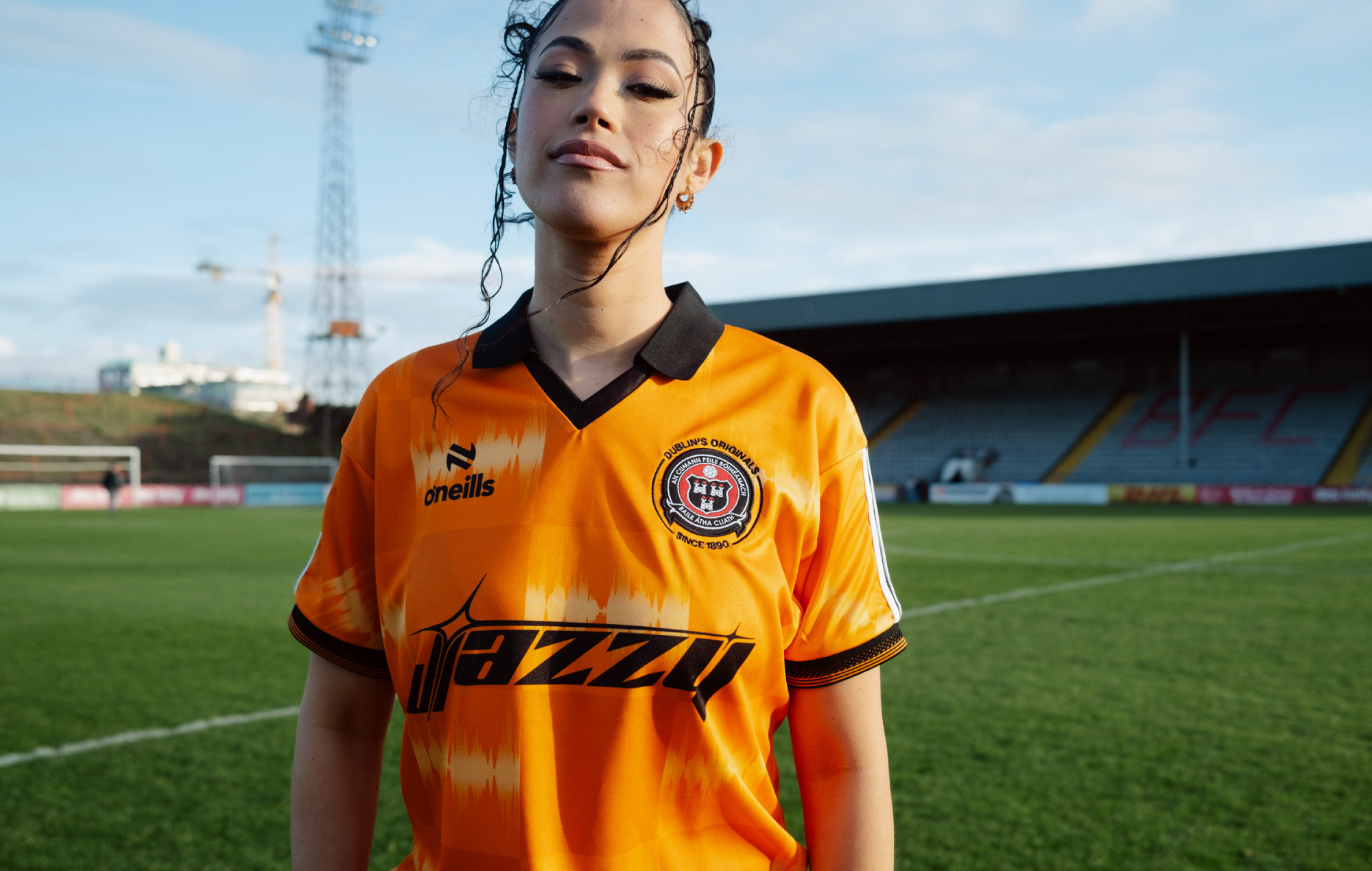 Jazzy s'associe au Bohemian FC pour un kit extérieur féminin 2026 inspiré des années 90