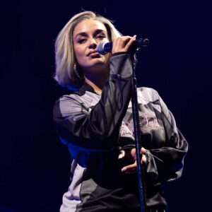 Écoutez le nouveau single menaçant de Jorja Smith, « Price Of It All »