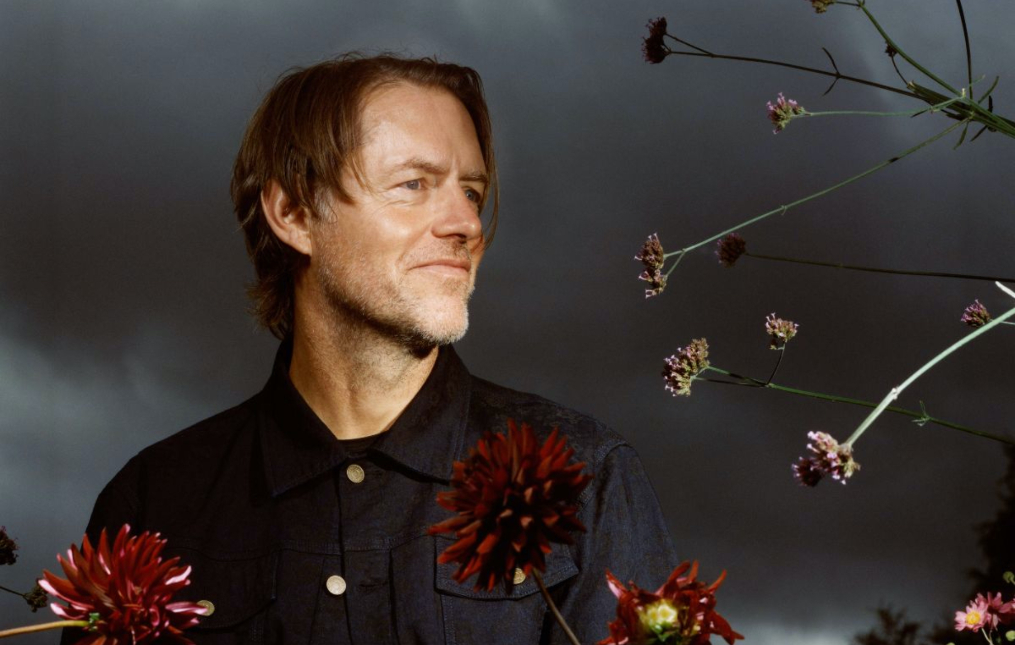 Ed O'Brien de Radiohead annonce un nouvel album solo "Blue Morpho" avec un titre tentaculaire