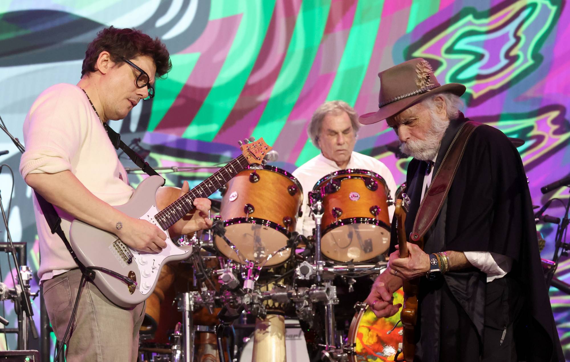John Mayer lance une soirée d'écoute pour les fans de Grateful Dead en l'honneur du regretté guitariste Bob Weir