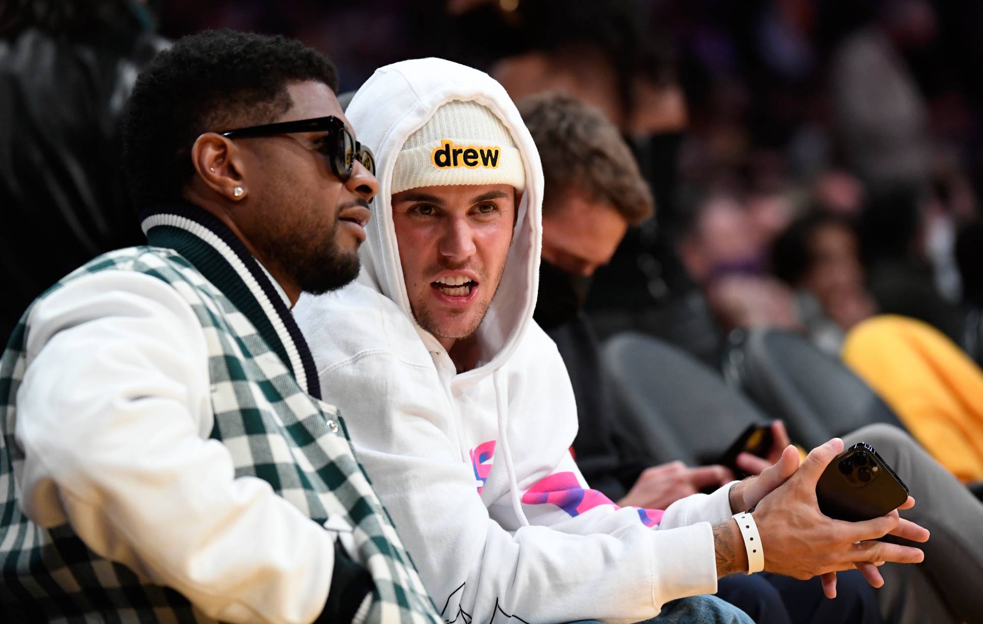 Justin Bieber et Usher se seraient affrontés lors de l'after-party des Oscars de Beyoncé et Jay-Z