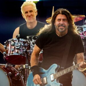 Les Foo Fighters déclarent avoir « pris la décision que c'était le mieux pour toutes les parties » avant le limogeage de Josh Freese et discutent du départ de William Goldsmith