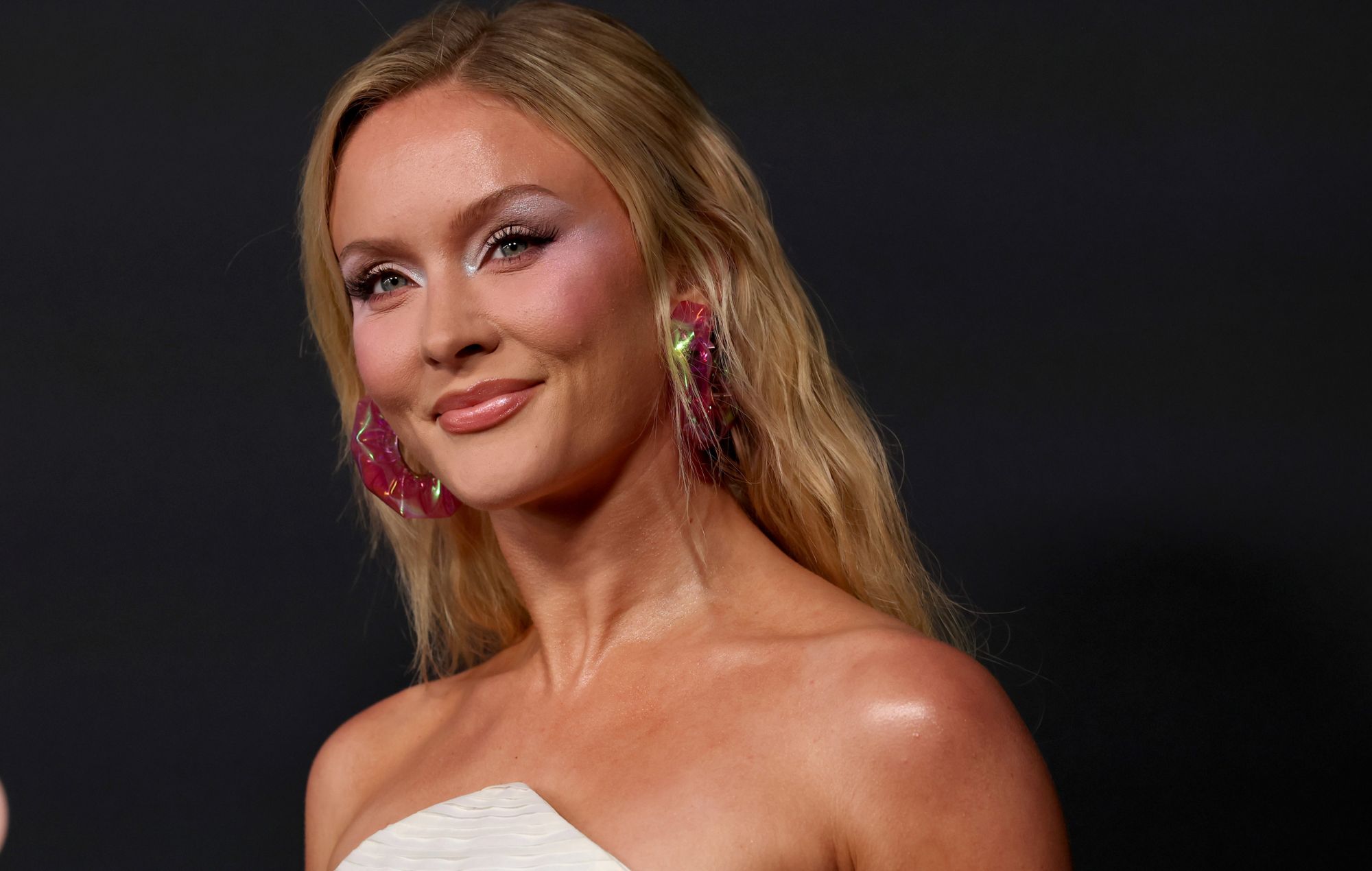 Zara Larsson répond aux critiques sur sa blague sur l'avortement