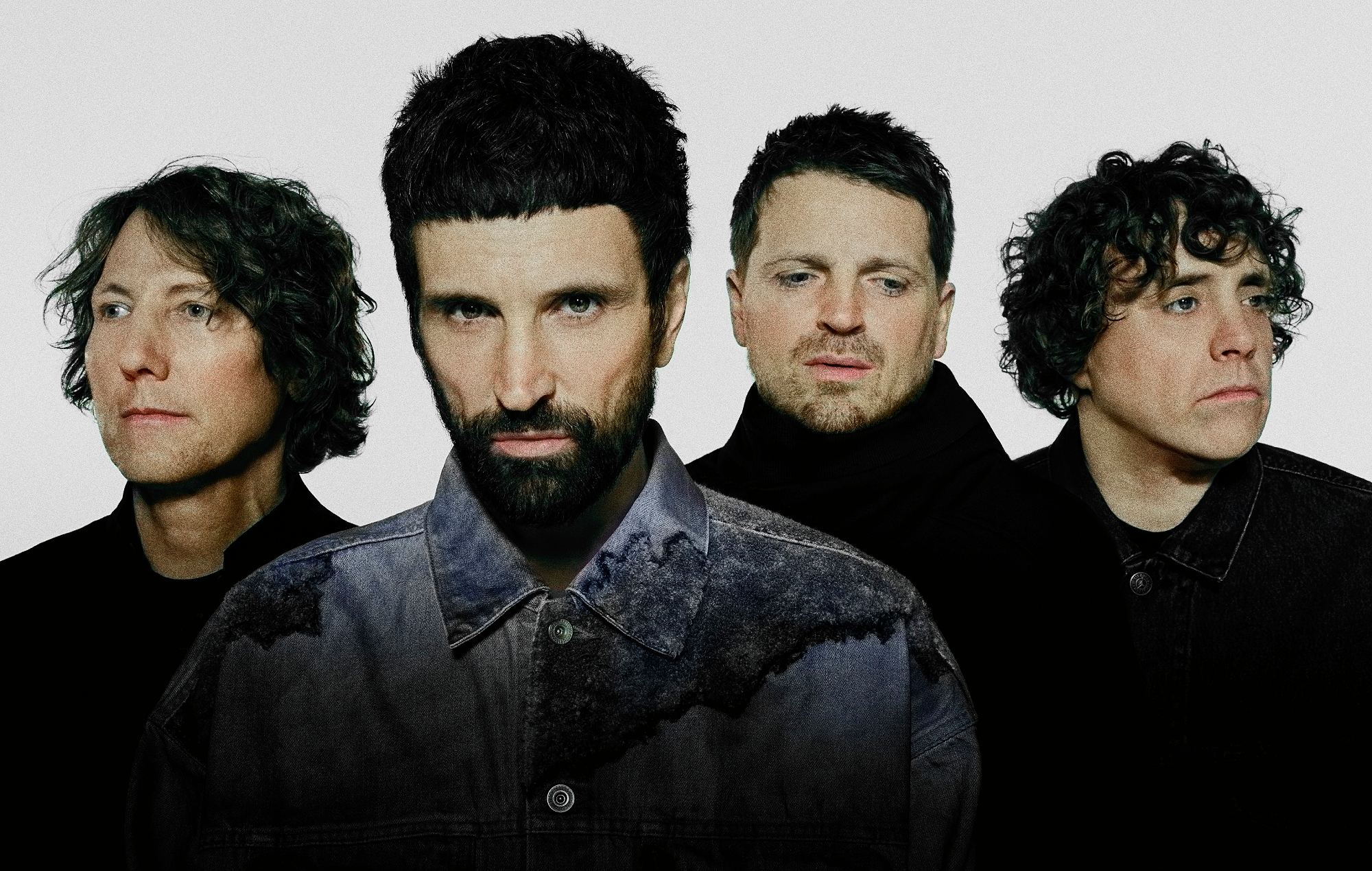 Serge Pizzorno parle du "syndrome de l'imposteur" et pourquoi le nouvel album "Act III" est "tout ce qu'il y a de génial chez Kasabian"