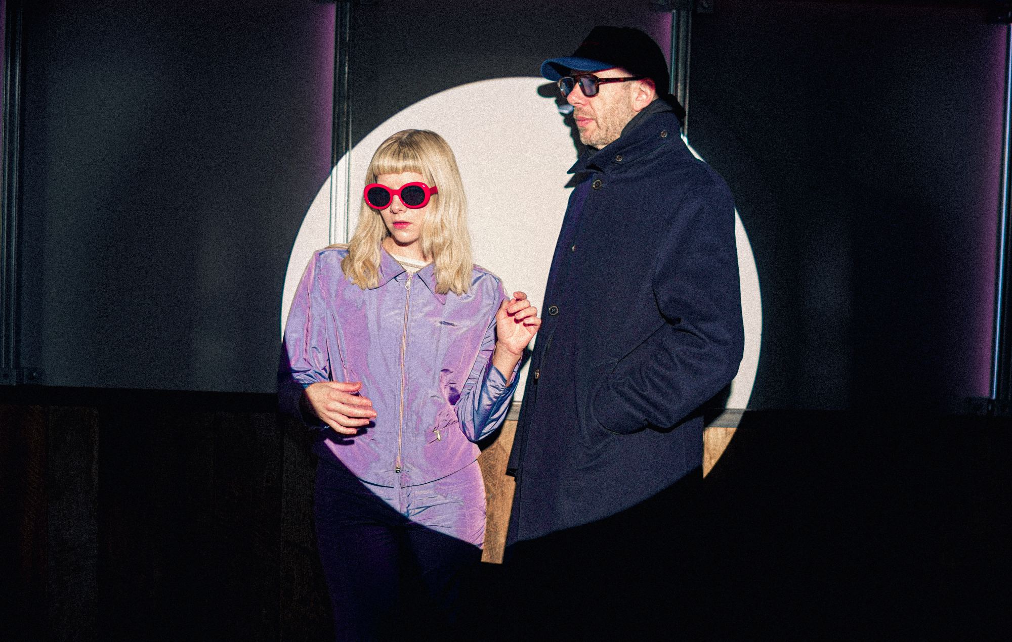 une collision euphorique entre Chemical Brother et une sorcière pop scandinave