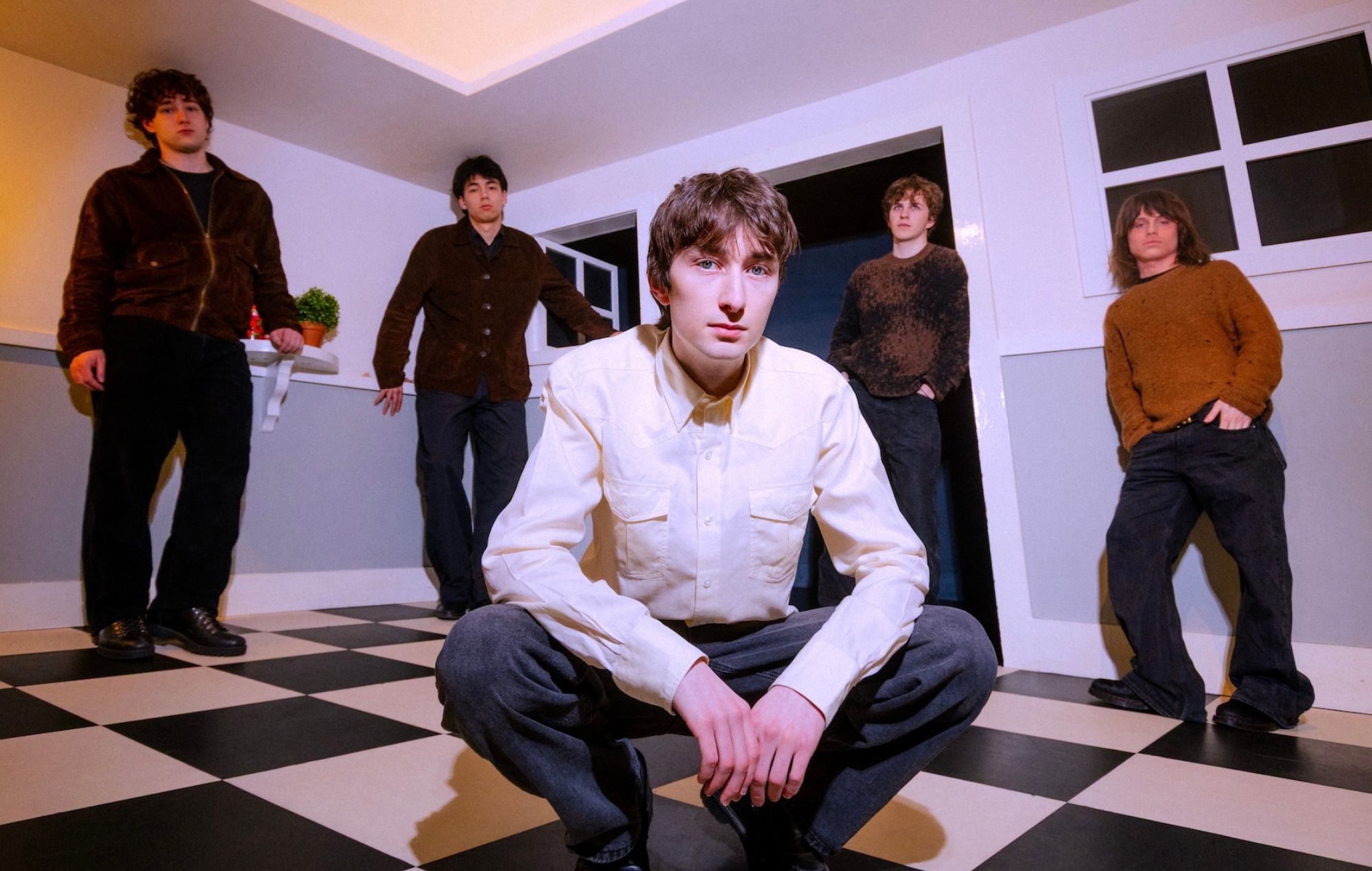 The Guest List annonce son premier album « Something Real » avec le single émouvant « You Should Care »