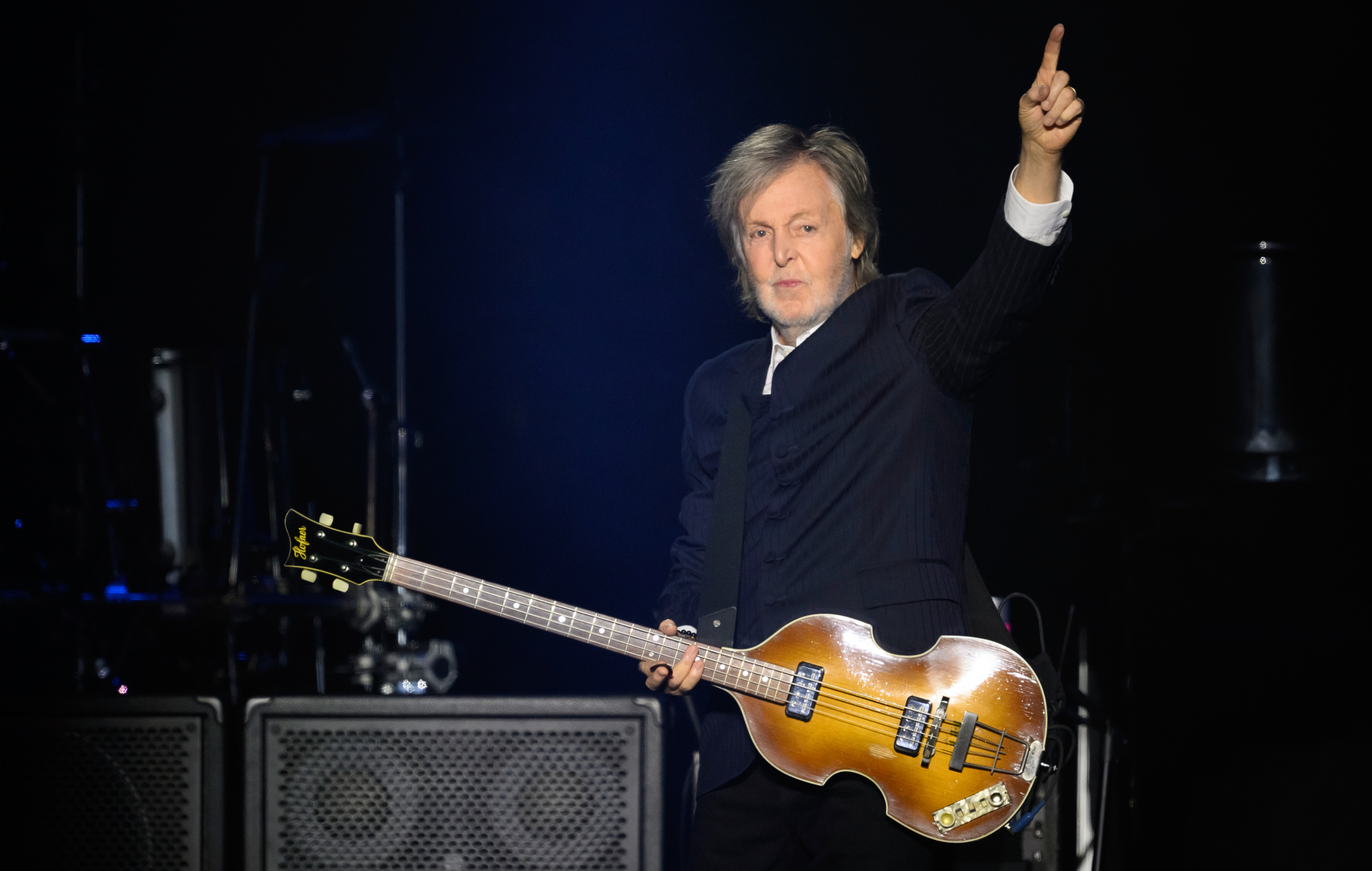 Les plans de jardin de Paul McCartney élagués par un voisin "suspect" de ses arbres dans une rangée du conseil