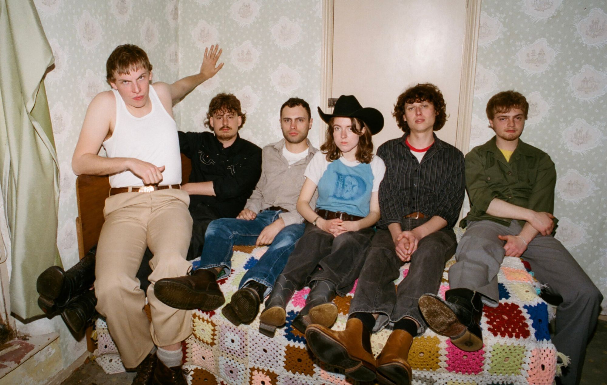 Fat Dog revient avec le nouveau single des années 80 "Go Fuck Urself"