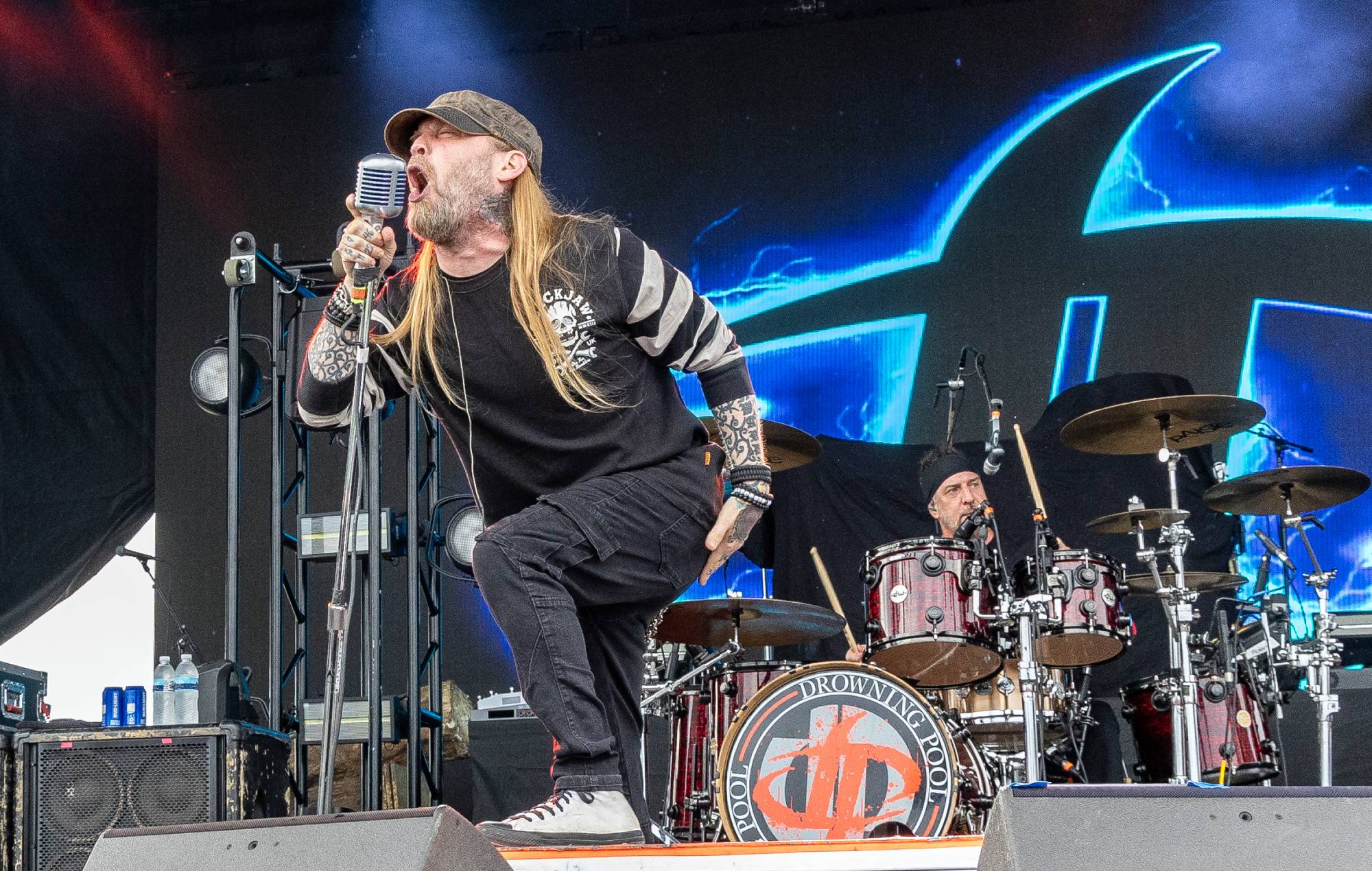 La tournée sud-américaine de Drowning Pool annulée en raison de « faibles ventes de billets », mais le groupe affirme que c'est dû à la « logistique »
