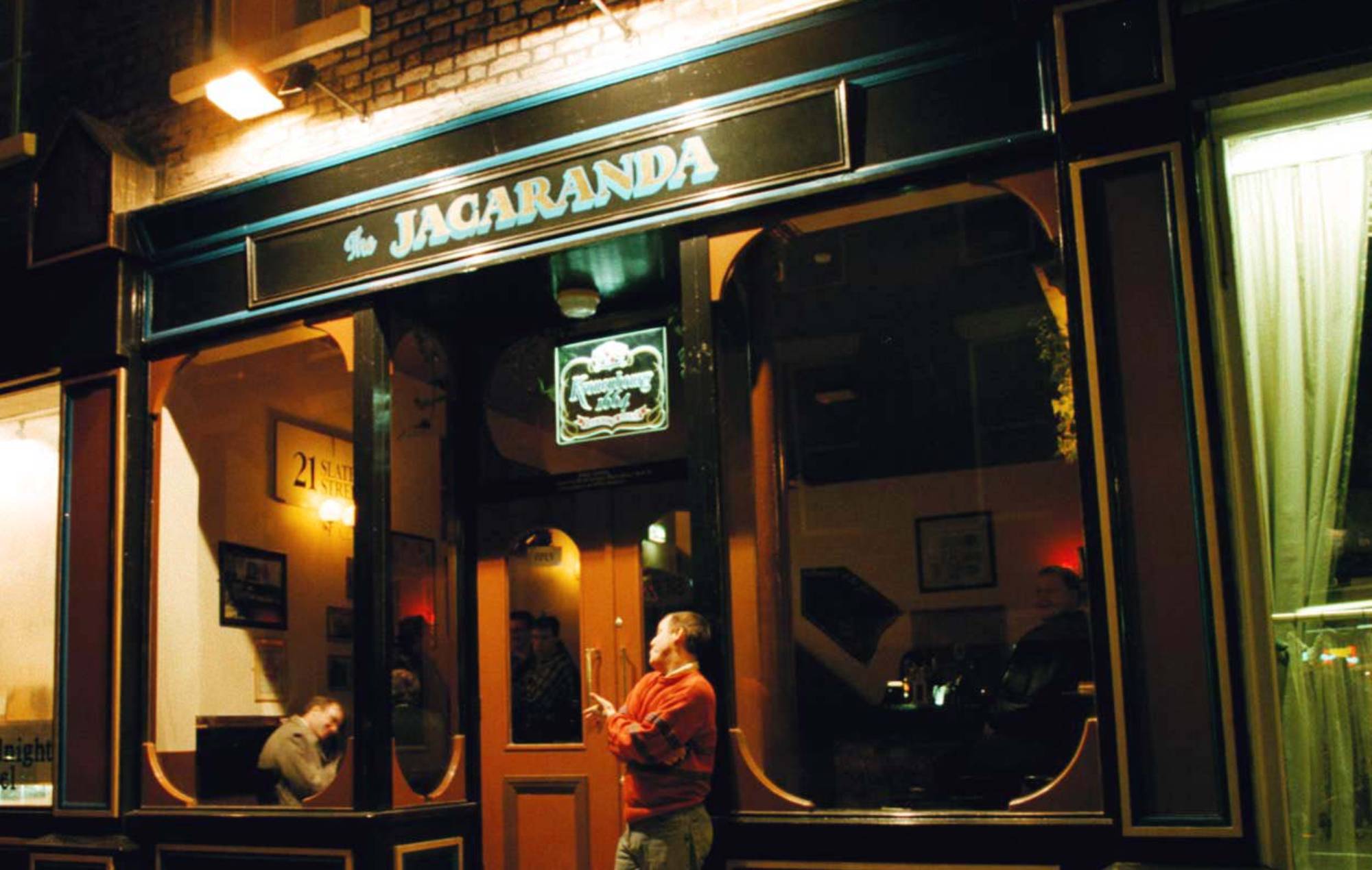 Le lieu emblématique de Liverpool, The Jacaranda, s'associe à Paul McCartney pour changer de nom en « The Maccaranda ».
