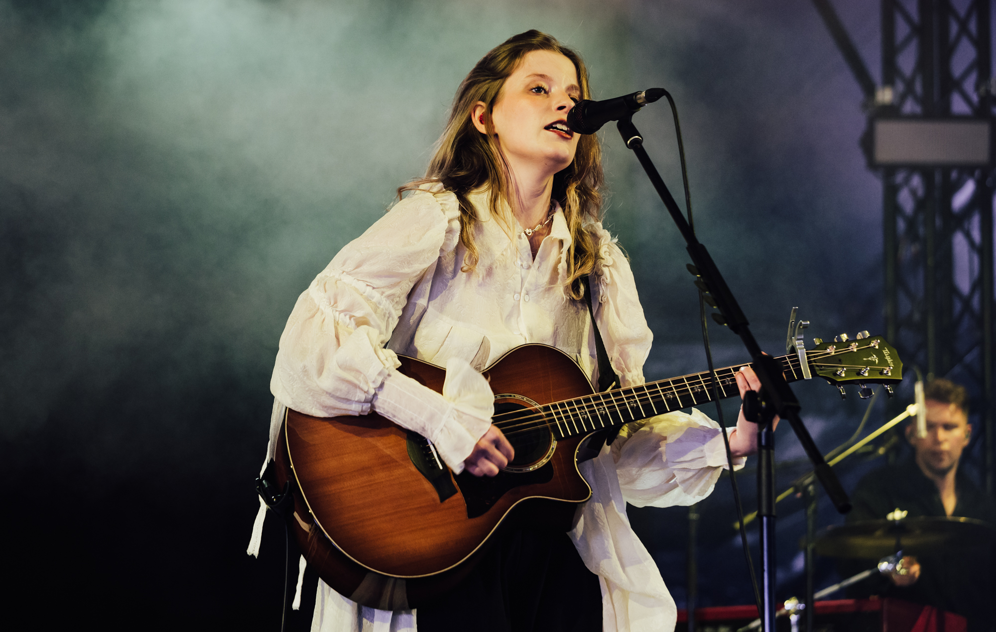 Paris Paloma fait don d'une partie de chaque billet de tournée au Royaume-Uni et en Europe à l'association caritative pour les droits des filles Plan International UK