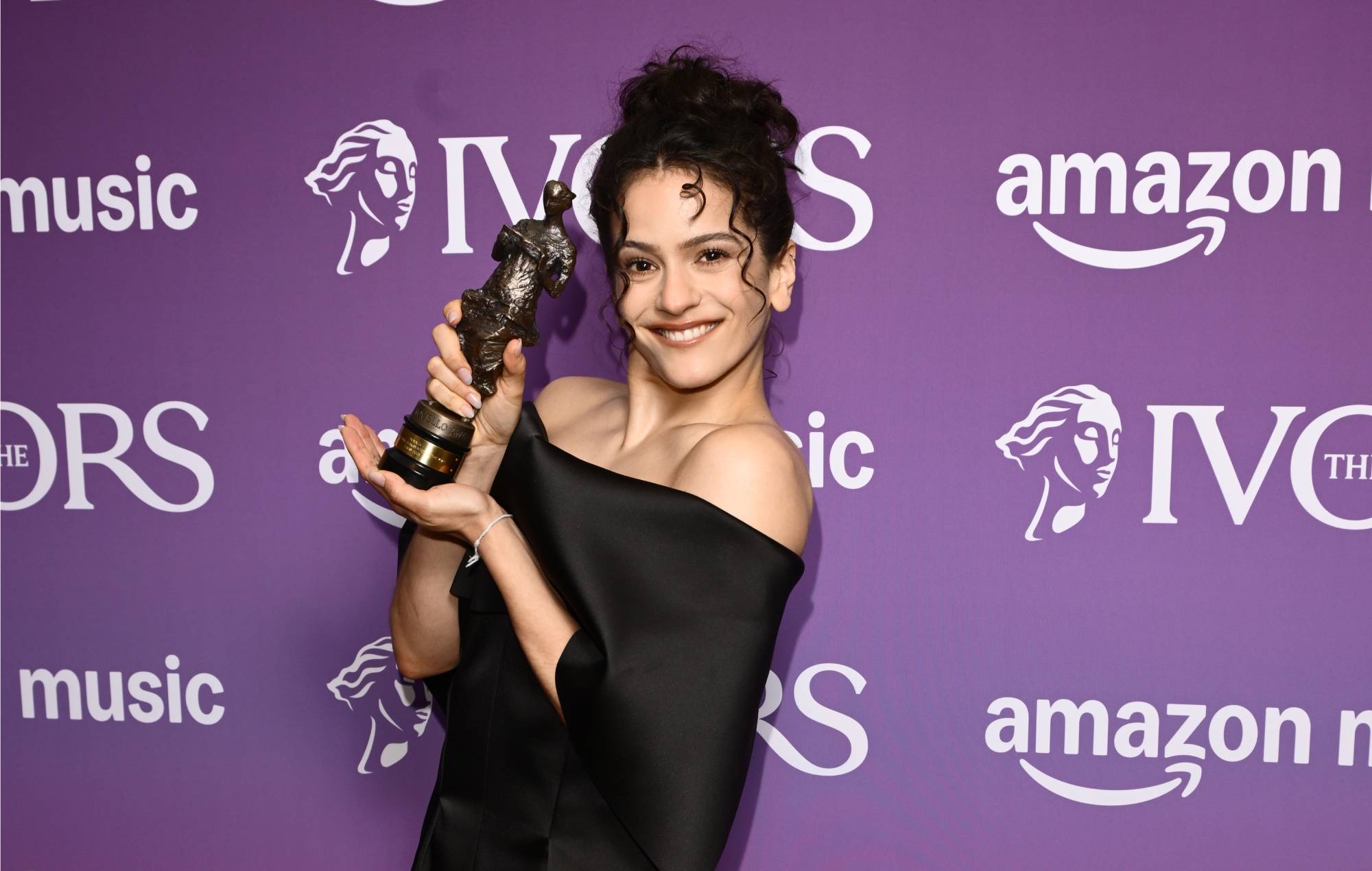 Rosalía appelle à plus de voix dans la musique qui ne soient pas celles des « Européens blancs de la classe moyenne »