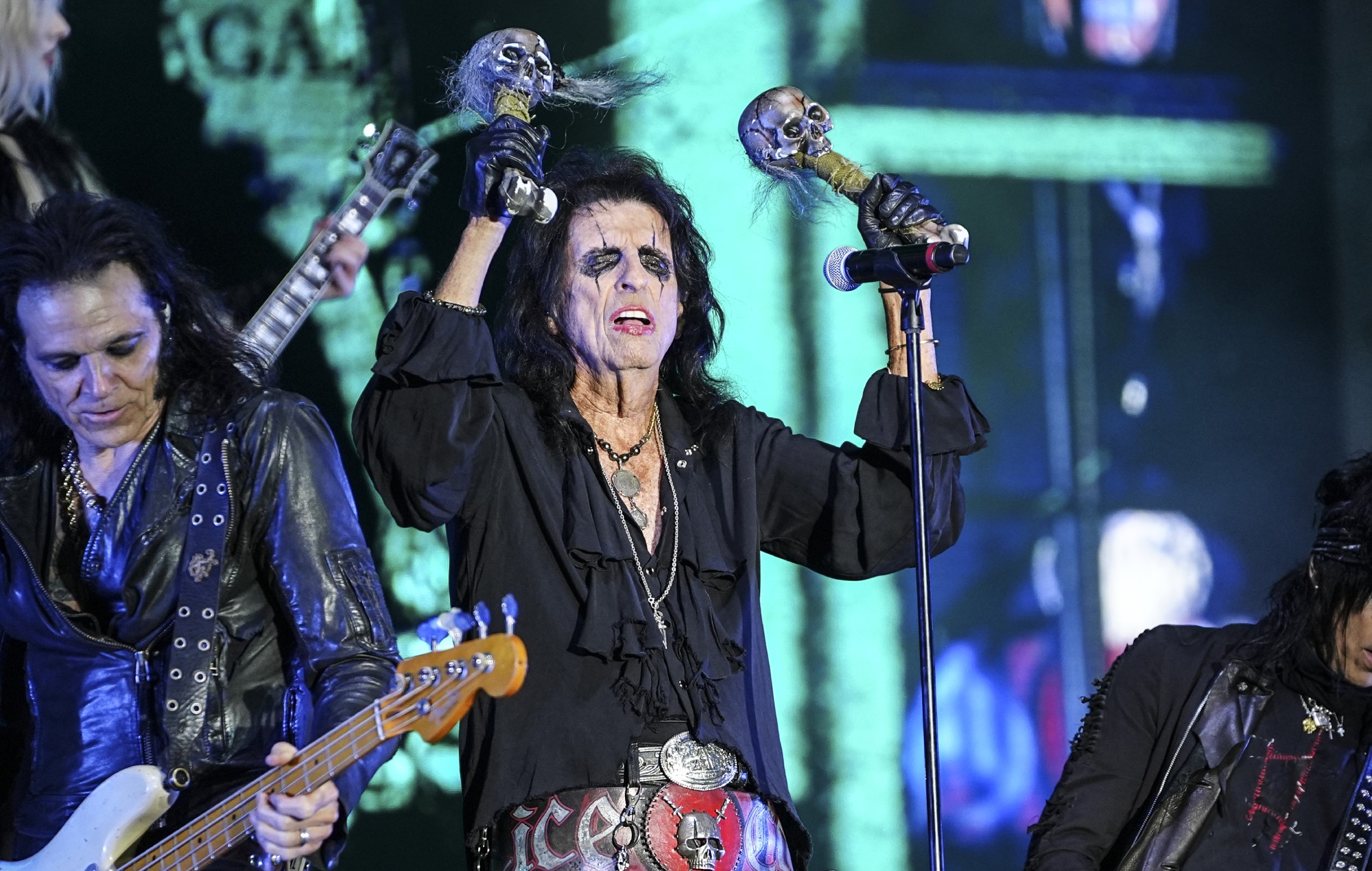 Alice Cooper remercie l'homme qui a retrouvé sa carte de crédit perdue avec une copie signée de son dernier album