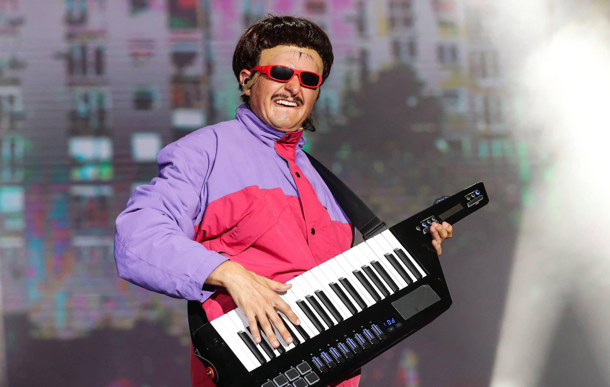La famille d'Oliver Tree honore son souhait de créer une fondation pour accorder des subventions aux jeunes artistes
