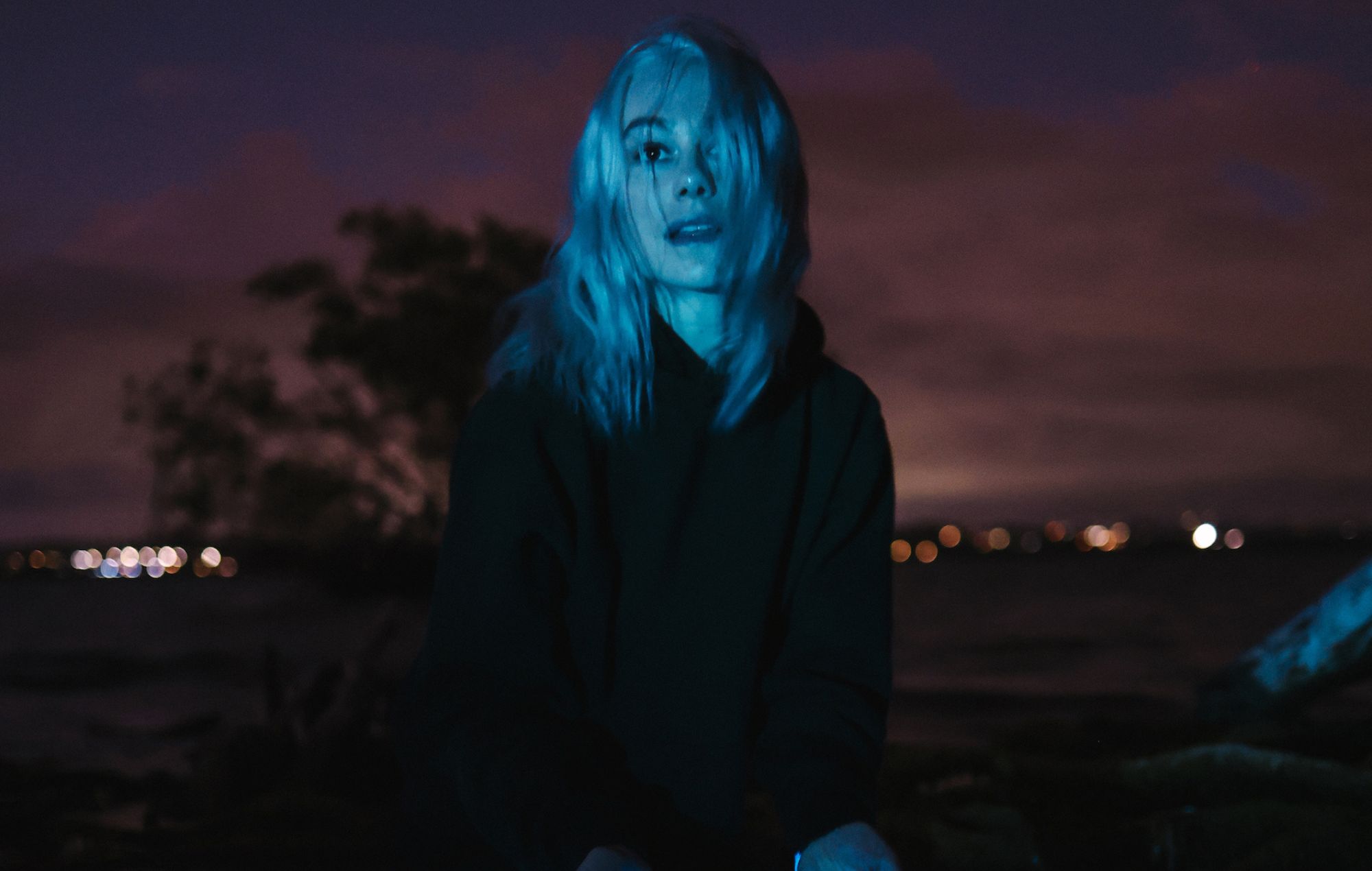 Phoebe Bridgers annonce une tournée des arènes au Royaume-Uni, en Europe et en Amérique du Nord en 2026, « sans téléphone »