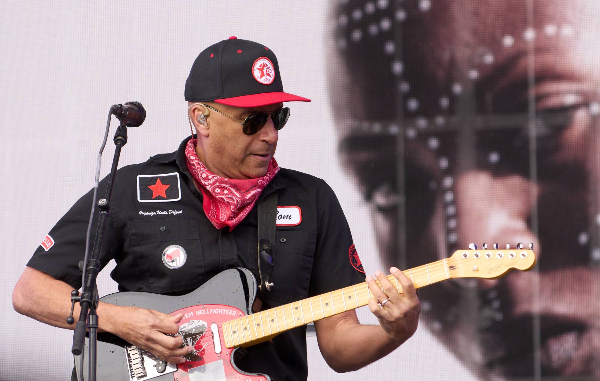 Tom Morello fait le point sur la santé de sa mère de 102 ans après avoir reporté les émissions pour urgence médicale familiale