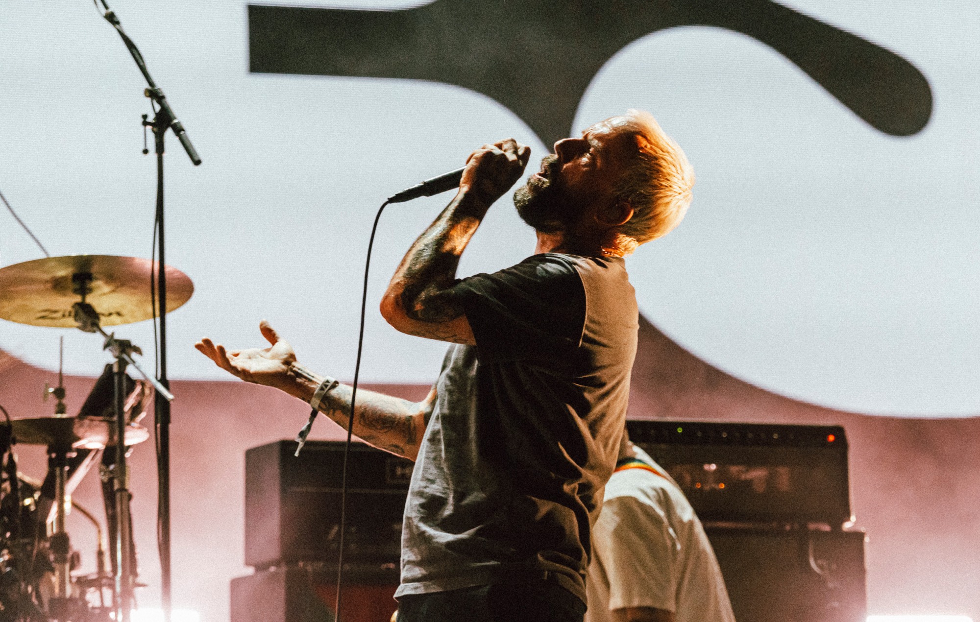 Joe Talbot d'IDLES salue Interpol comme « l'une des principales raisons pour lesquelles je suis dans un groupe » au Bilbao BBK Live 2026