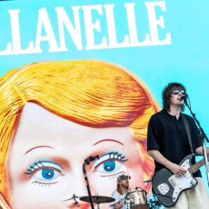 Villanelle parle de nouvelle musique et de grands projets pour 2027 : « Certains diront que nous sommes enfermés »