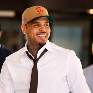 Chris Brown plaide coupable dans une bagarre suite à l'attaque d'une bouteille dans une discothèque de Londres