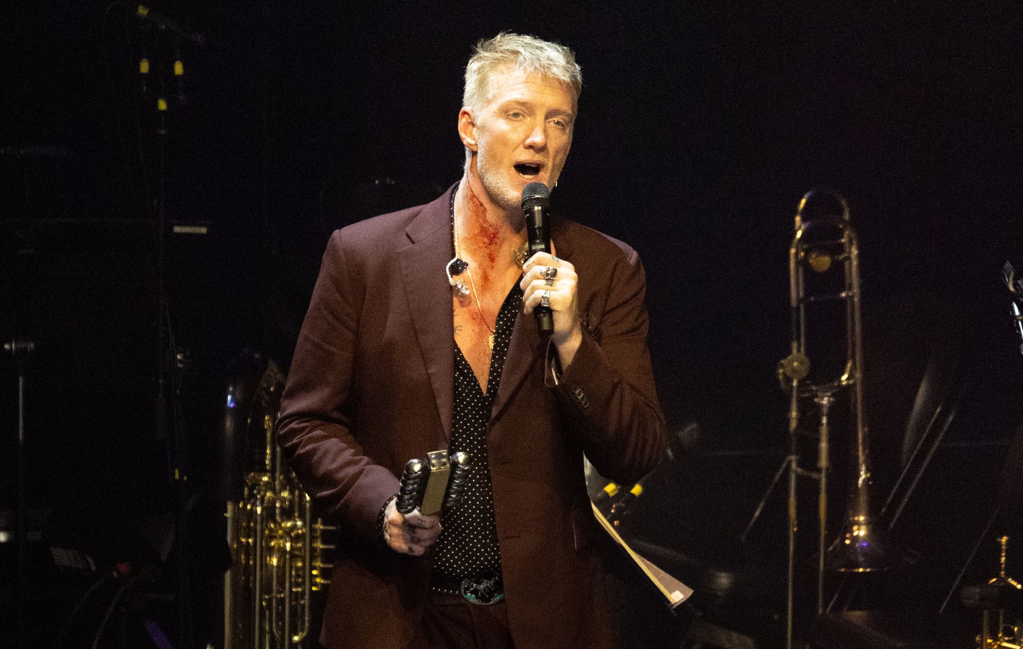 Regardez Michael Stipe et Brandi Carlile reprendre Elvis Presley, tandis que Josh Homme reprend Tom Petty aux Gansett Games