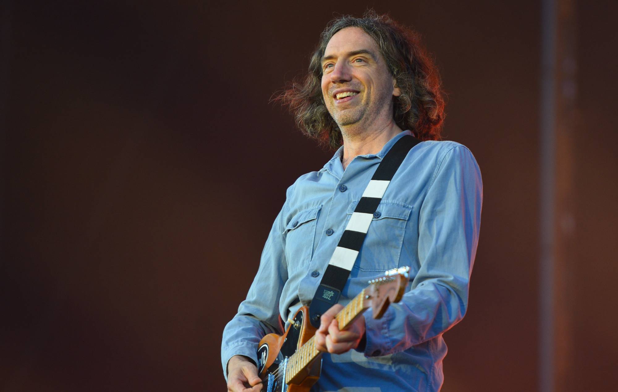 Regardez Snow Patrol surprendre les fans au concert de Crystal Palace Park avec Kylie Minogue pour les débuts en direct de la collaboration « These Alarms »