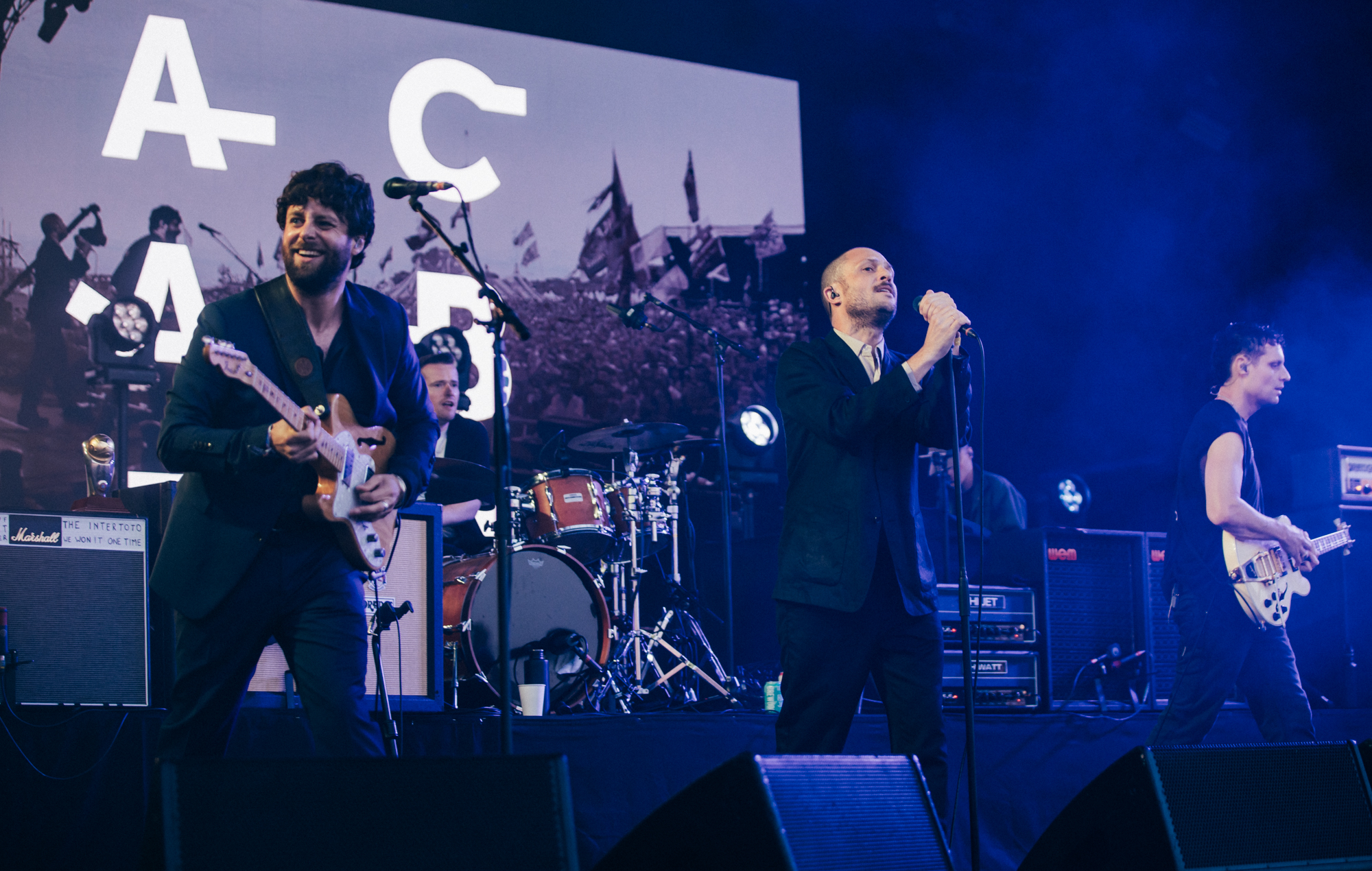 Regardez la nouvelle chanson passionnée des Maccabees, « Ballad Of So Long », en direct à Édimbourg