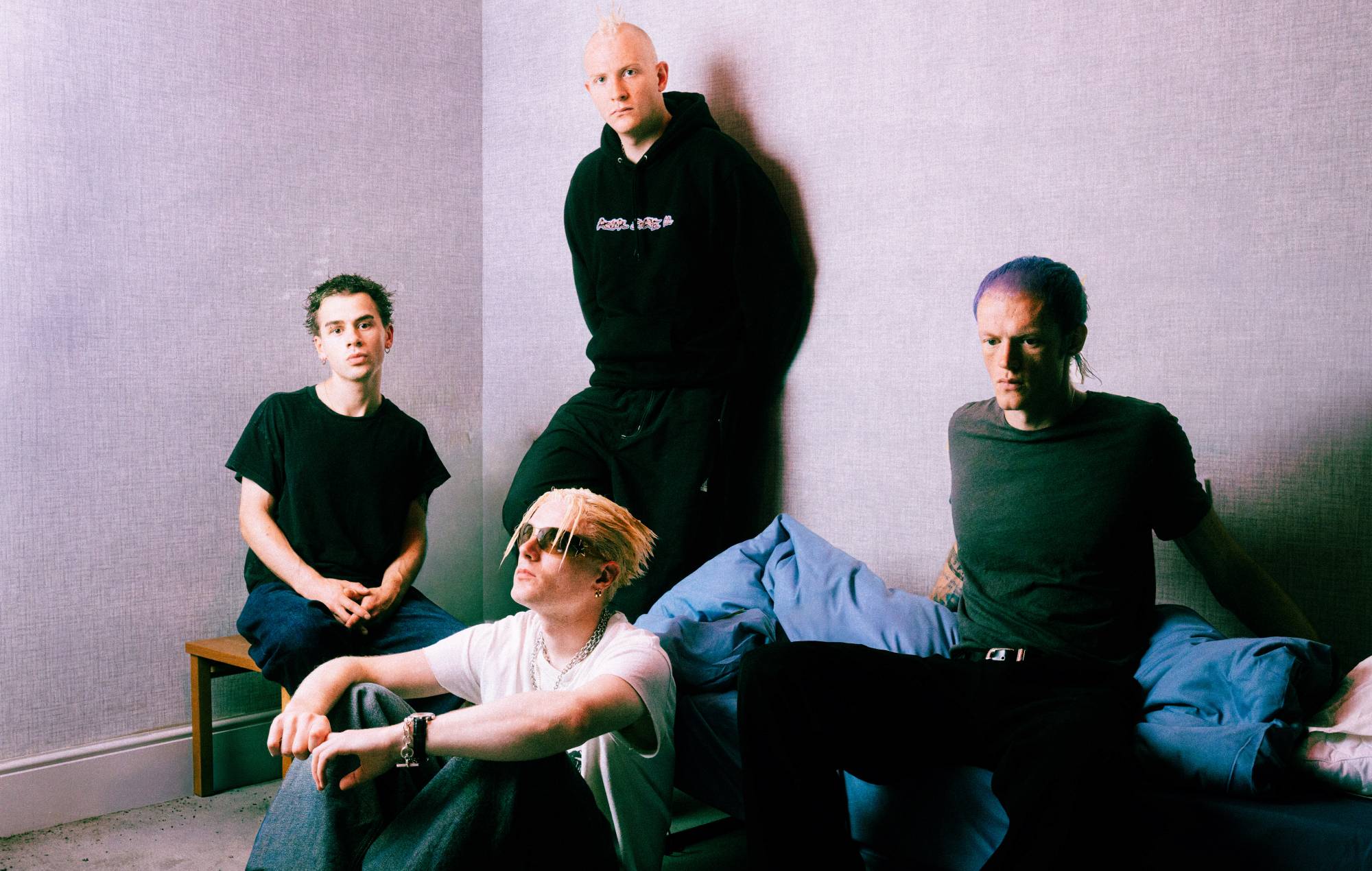 Bleech 9:3 partage le nouveau single « Figure 8 » : « Le produit de pleurer doucement pour que vos colocataires ne vous entendent pas »