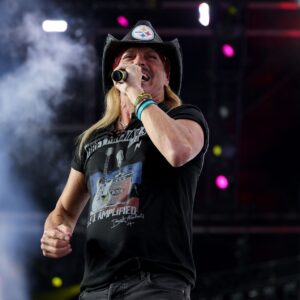 Bret Michaels annule toutes les dates de tournée prévues pour se remettre d'une opération