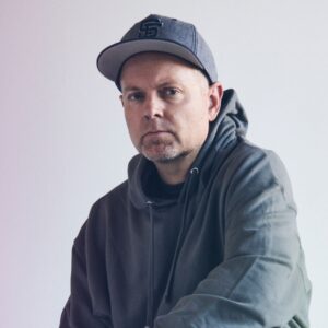 DJ Shadow annonce une réédition et une tournée pour le 30e anniversaire du classique « Endtroducing »