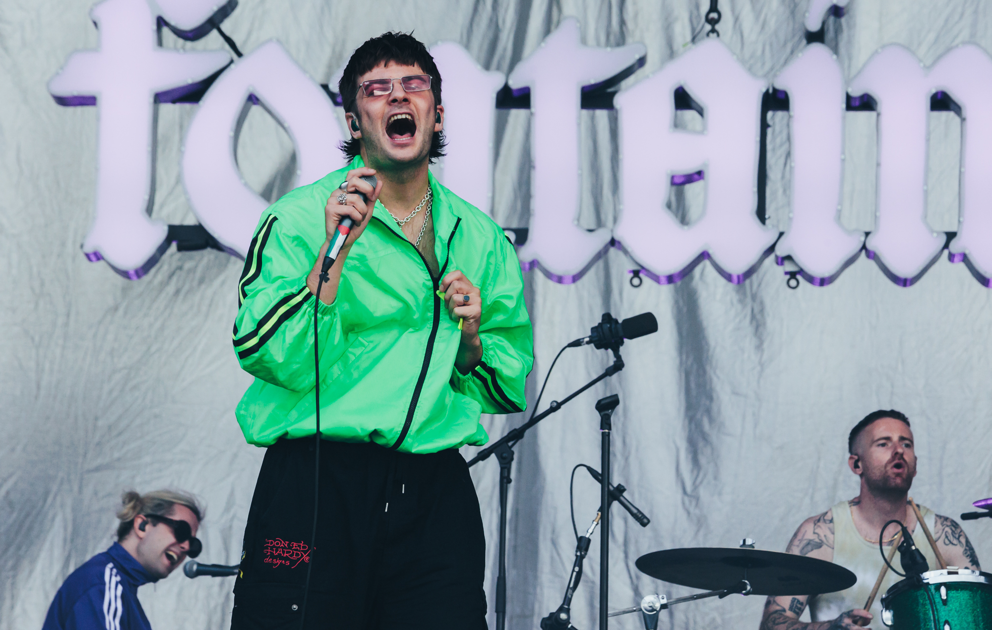 Fontaines DC confirme le titre du nouvel album "Dopamine Chamber" dans un teaser énigmatique