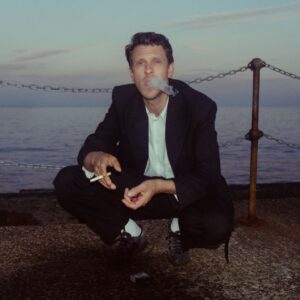 Jamie T annonce le nouvel album « Ghosts (100 Days of Morning) » avec le single anthémique « 3310 »