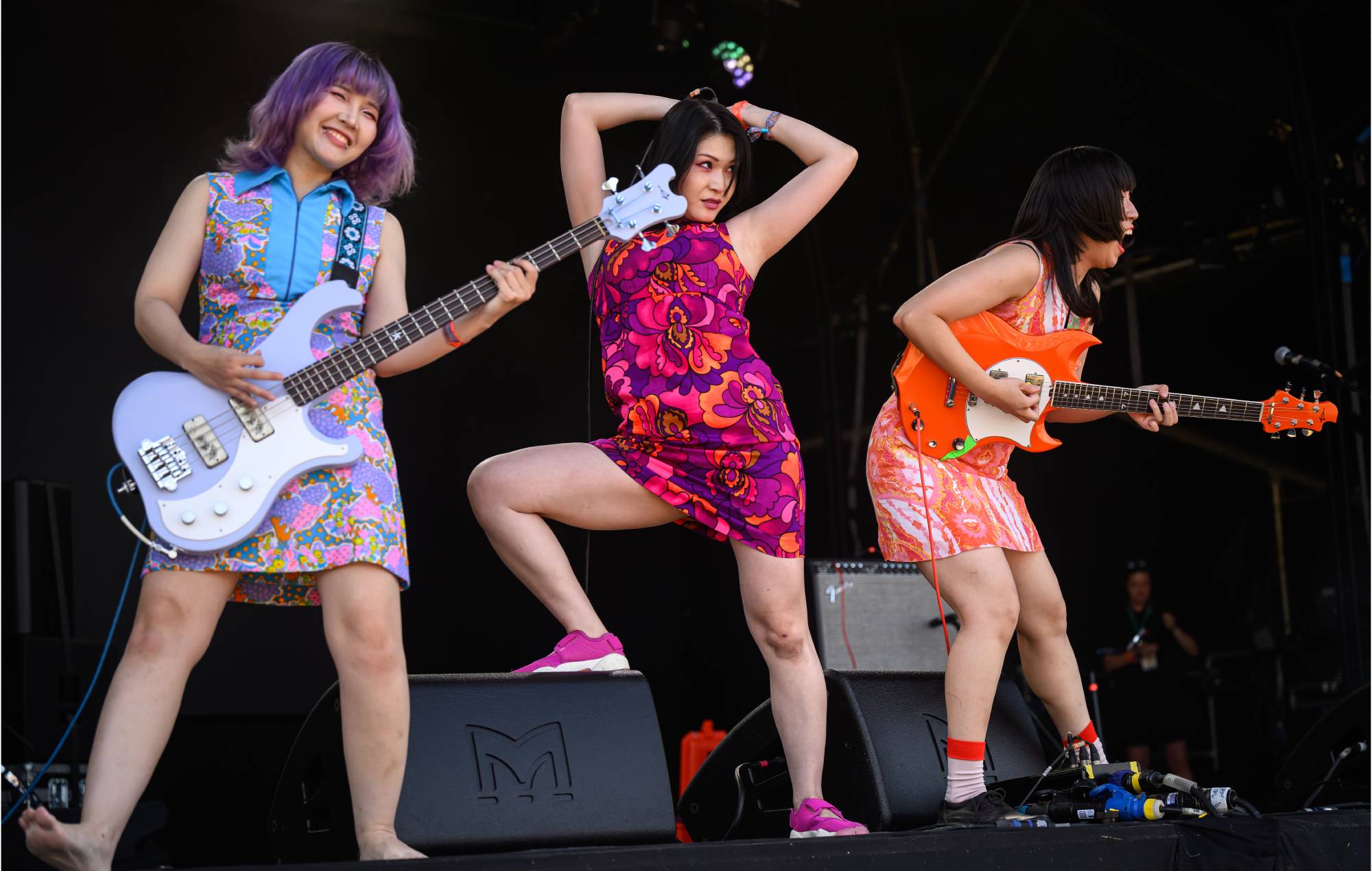 Otoboke Beaver s'excuse d'avoir jeté sa guitare et hospitalisé un fan