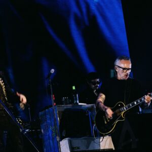 Regardez Sombr faire équipe avec The Cranberries pour reprendre « Zombie » à Electric Picnic en Irlande