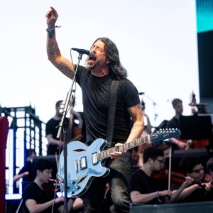 Regardez les Foo Fighters jouer des raretés avec l'Orchestre Philharmonique de Los Angeles au Hollywood Bowl