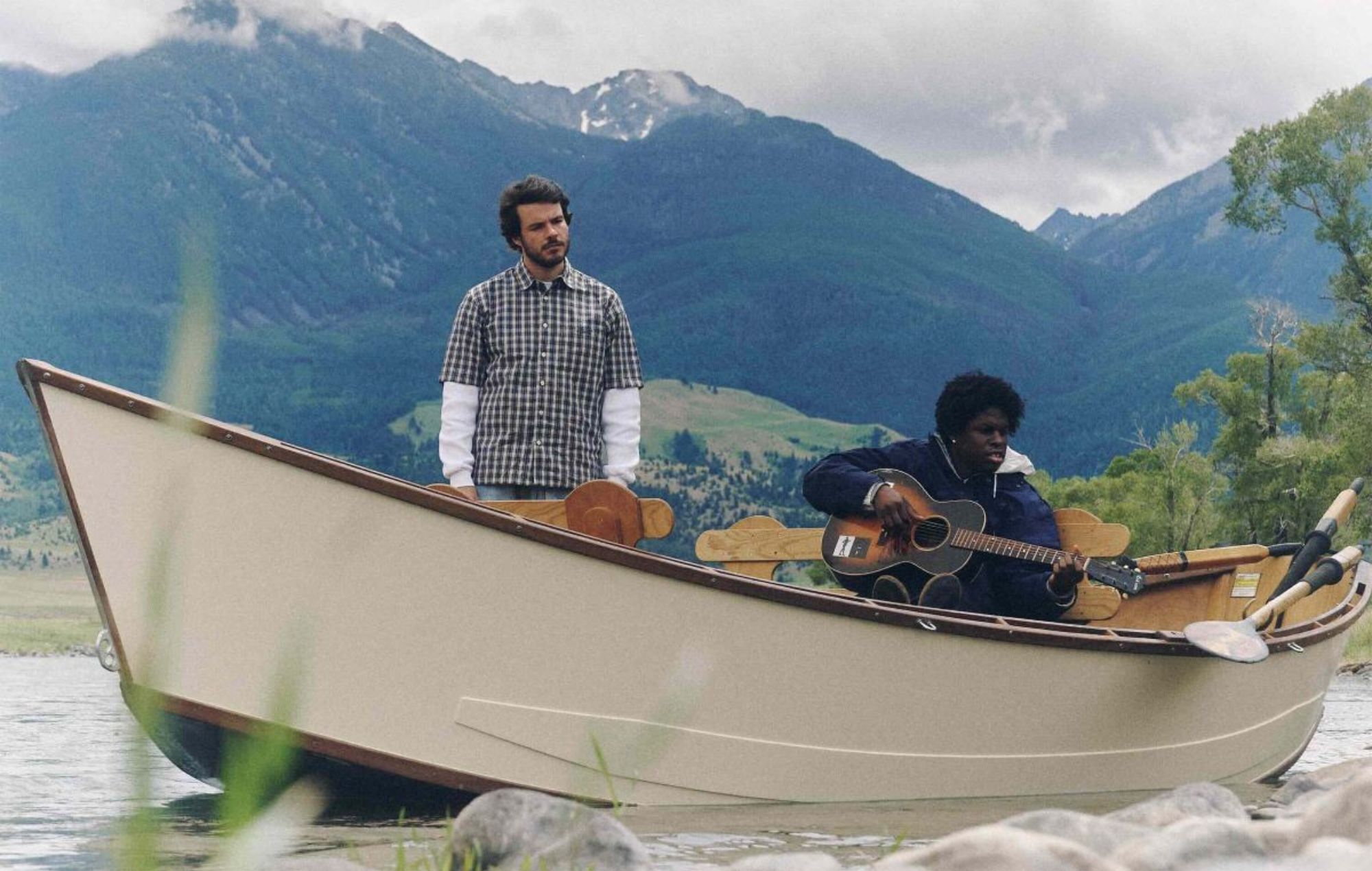 Rex Orange County retrouve Daniel Caesar pour le nouveau single émouvant "Indécision"