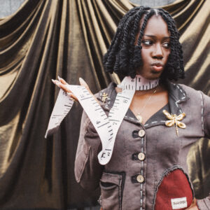Sade Olutola explique comment Ed Sheeran a inspiré son EP « Arrow Heart » à Reading 2026