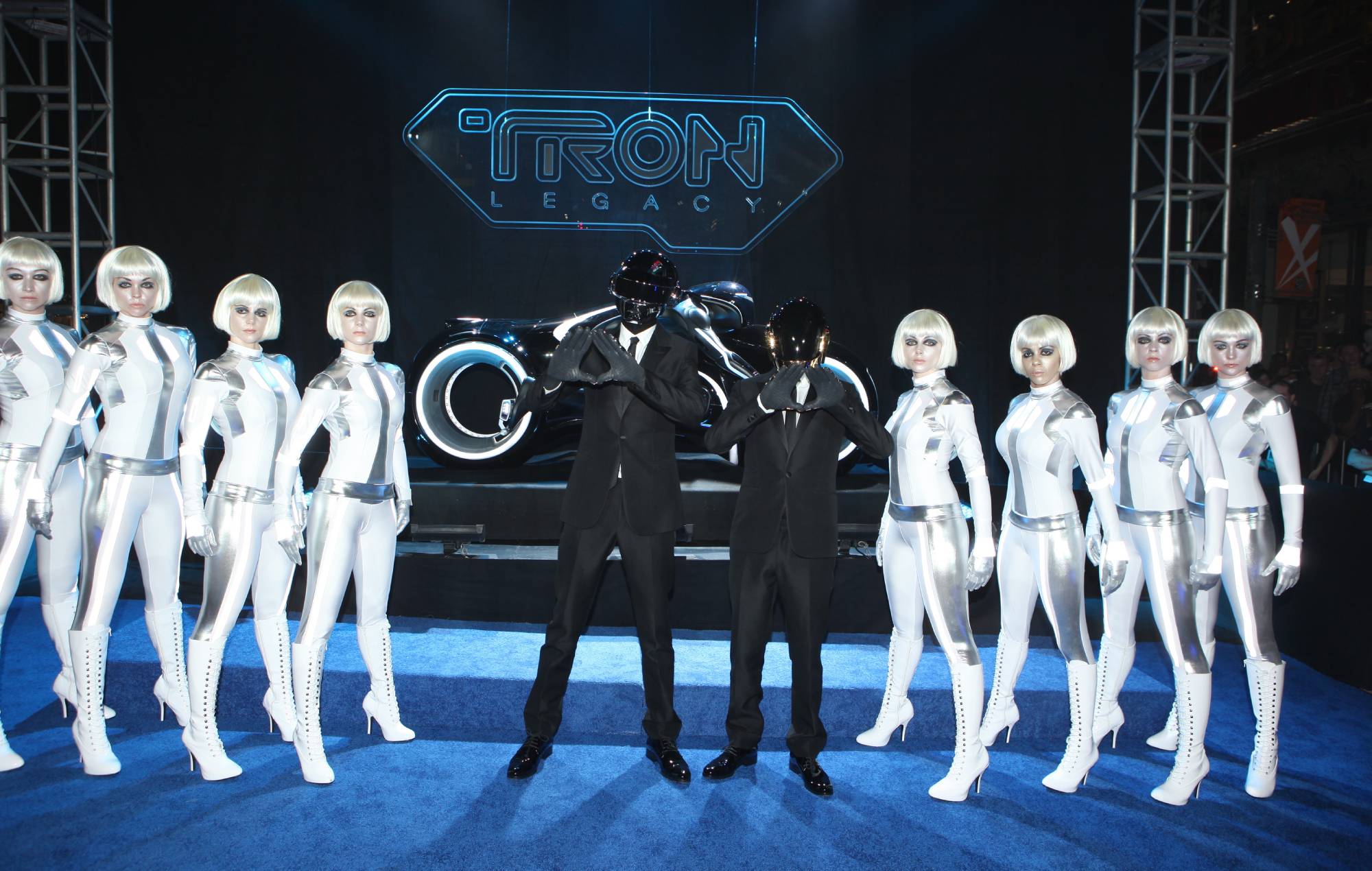 Thomas Bangalter de Daft Punk dit que l'écriture de la musique de "Tron : Legacy" était "déprimante" et "limitante"
