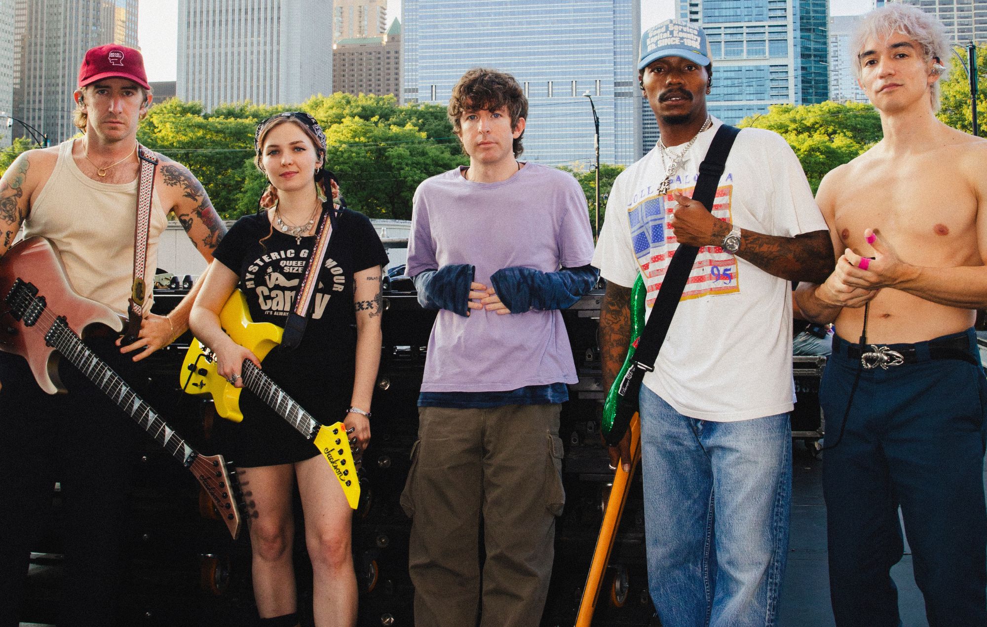 Turnstile annonce l'album surprise réinventé "Never Enough" "Versions" avec Elton John, Hayley Williams, Blood Orange, AG Cook et plus
