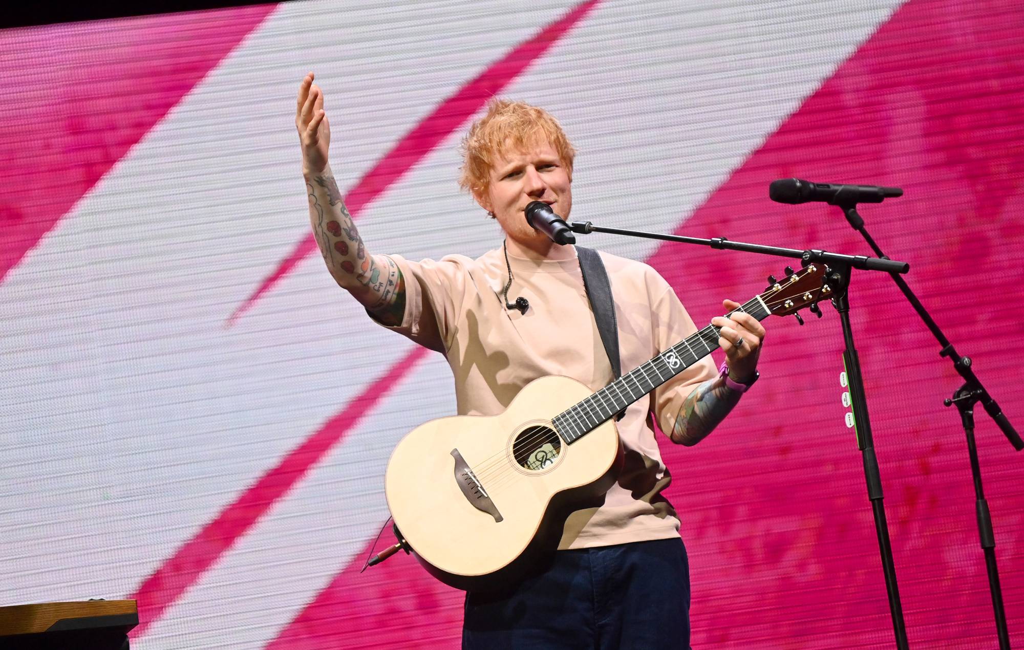 Les groupes et groupes de soutien se retirent de la tournée d'Ed Sheeran suite à la controverse sur la Palestine à Macklemore