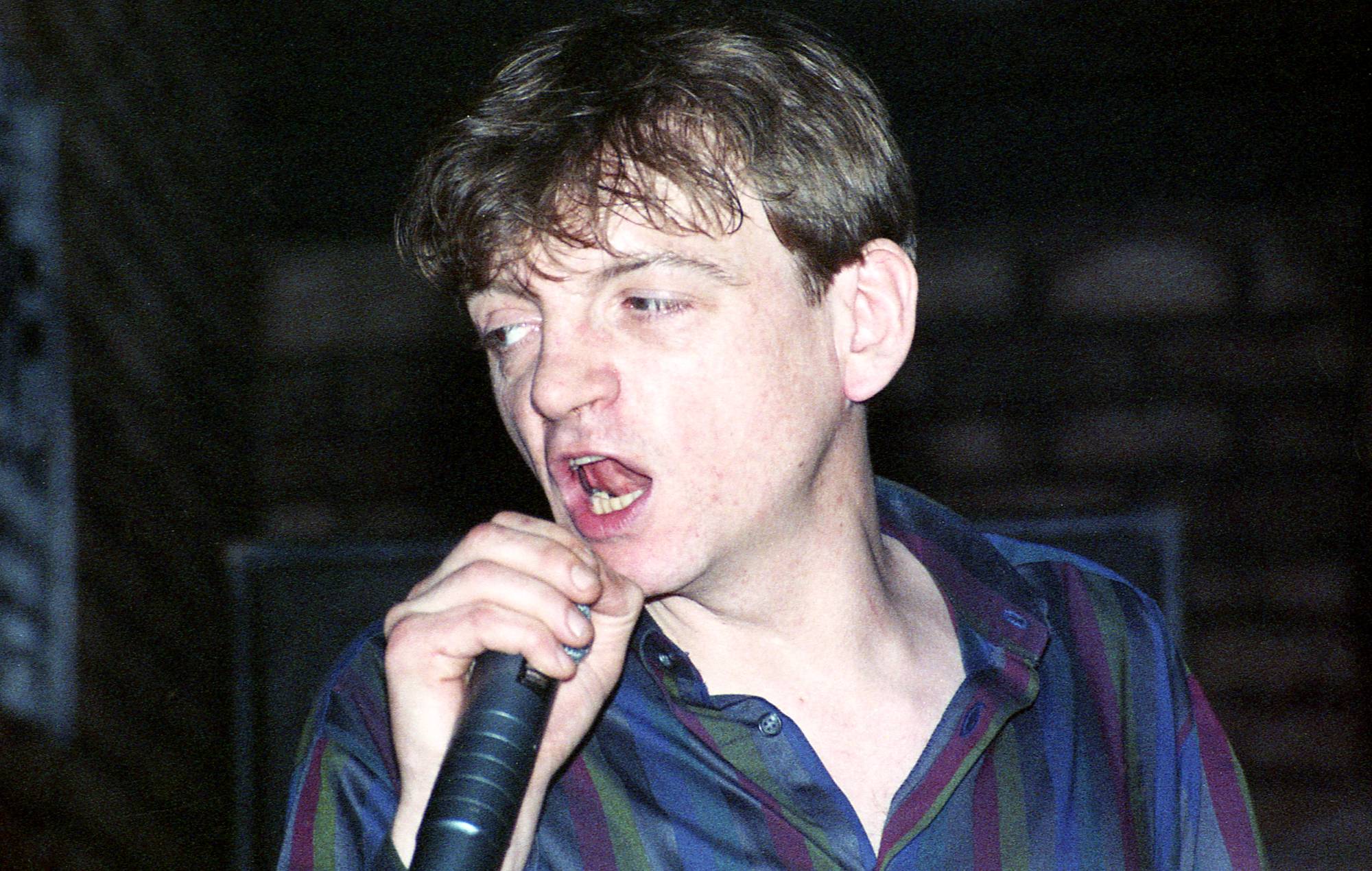 La fiancée et dernier manager de Mark E Smith dénonce le dernier album de The Fall en le qualifiant de "saisie d'argent" et de "mal éthique"