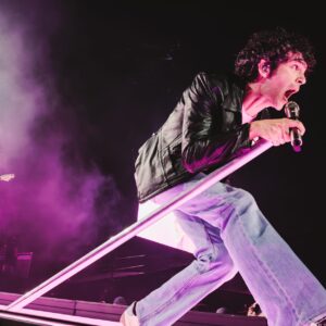 Matty Healy dit que le nouvel album de 1975 est « presque terminé » : « Je ne le terminerai jamais »