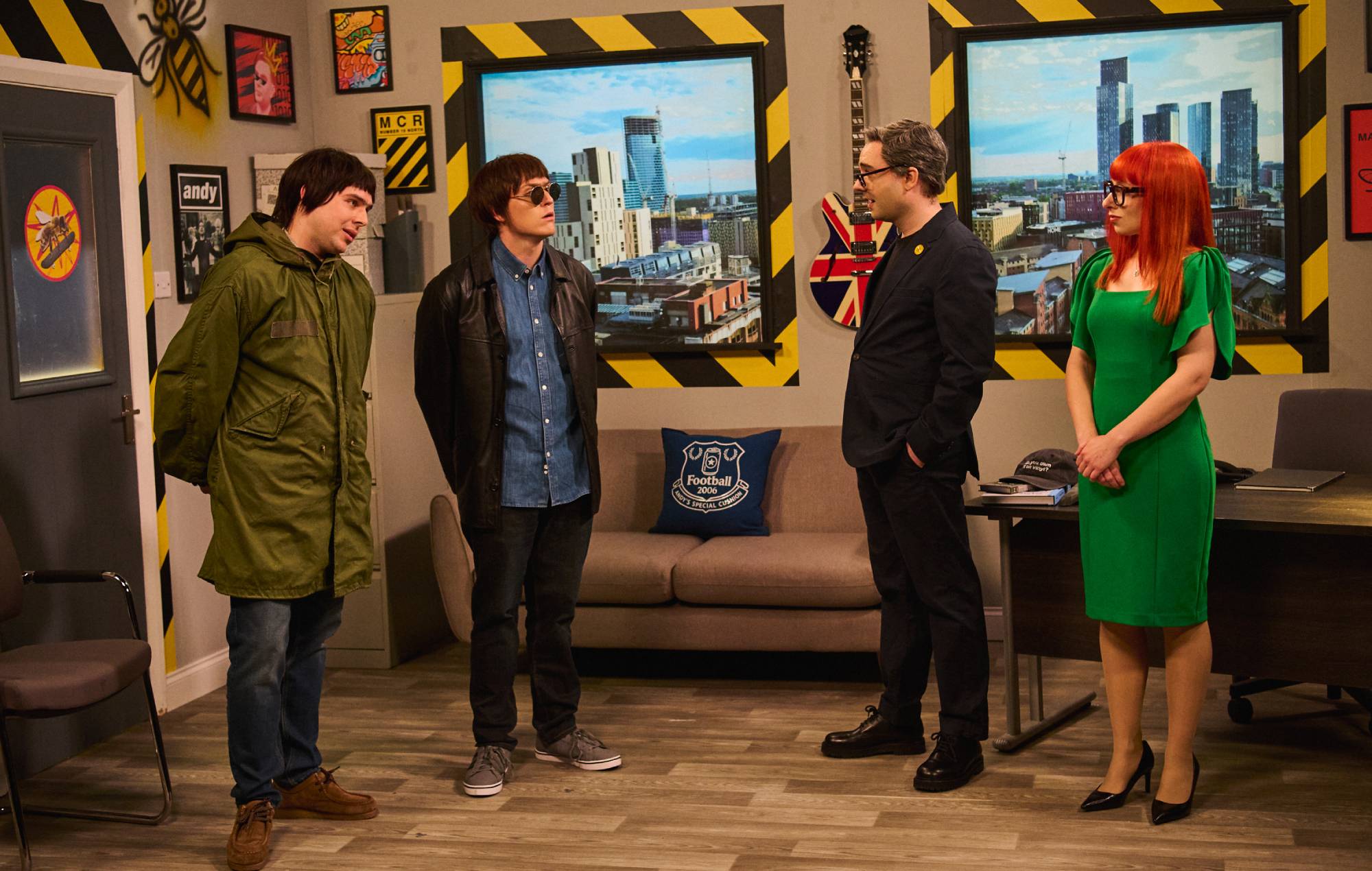 Regardez « SNL UK » transformer Oasis en espions russes dans le sketch d'Andy Burnham