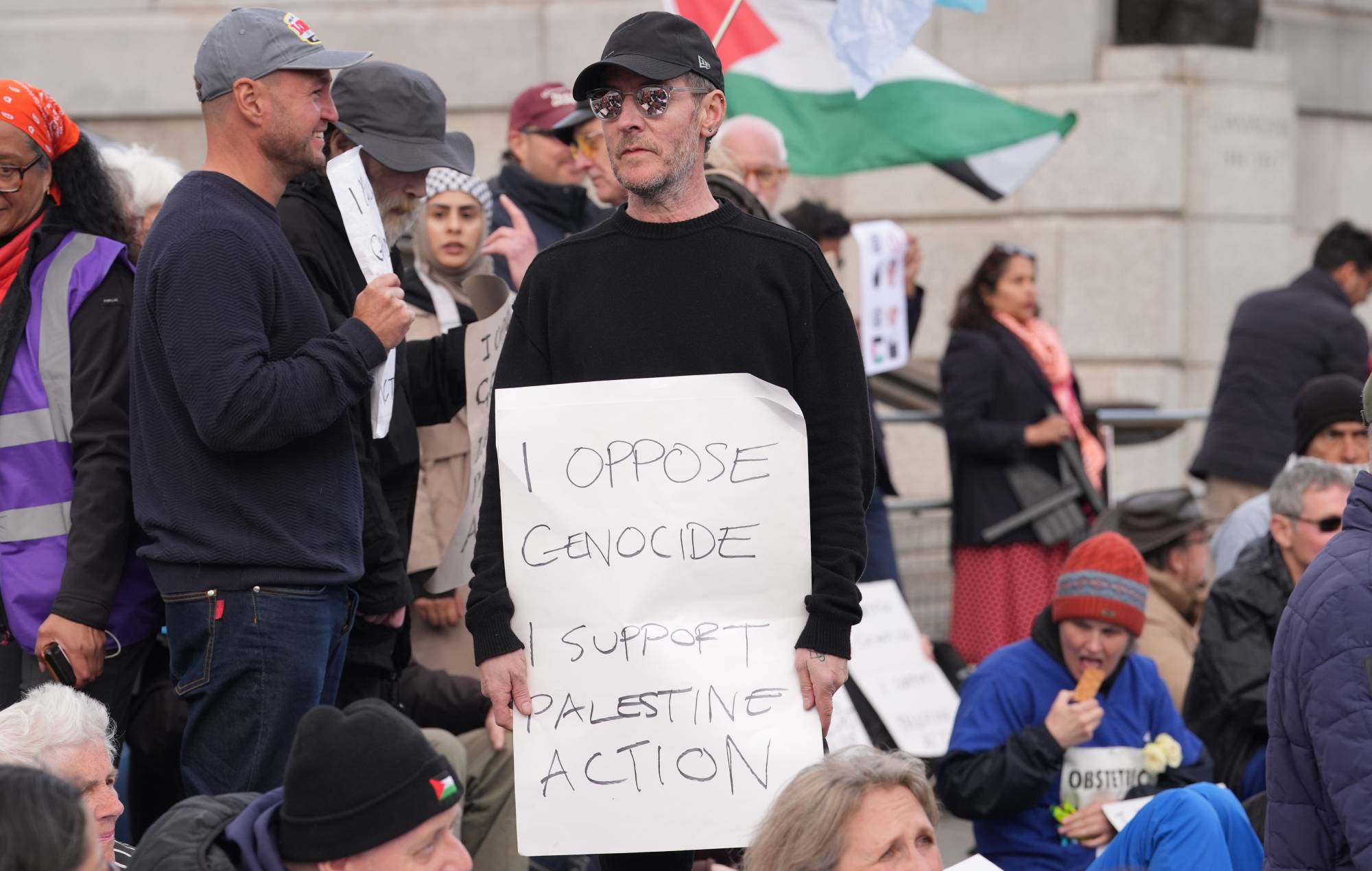 Robert Del Naja, de Massive Attack, de nouveau arrêté lors d'une manifestation pro-palestinienne : « Je ne reconnais pas l'offense »