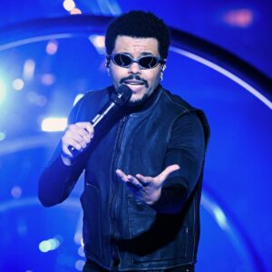The Weeknd lance la nouvelle chanson « Tokyo » avec Yoko Takahashi alors qu'il entame sa tournée en Asie
