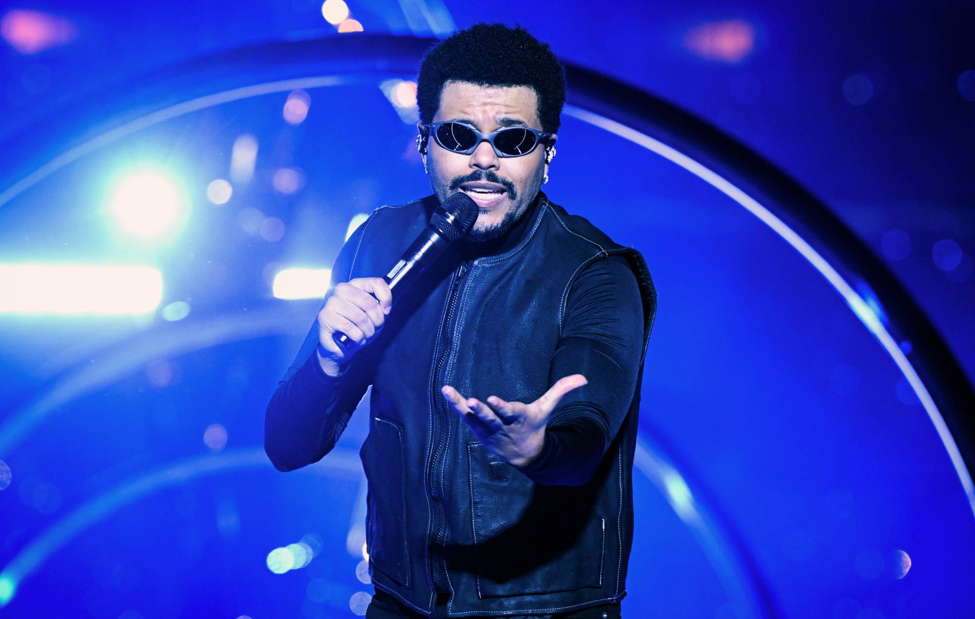 The Weeknd lance la nouvelle chanson "Tokyo" avec Yoko Takahashi alors qu'il entame sa tournée en Asie